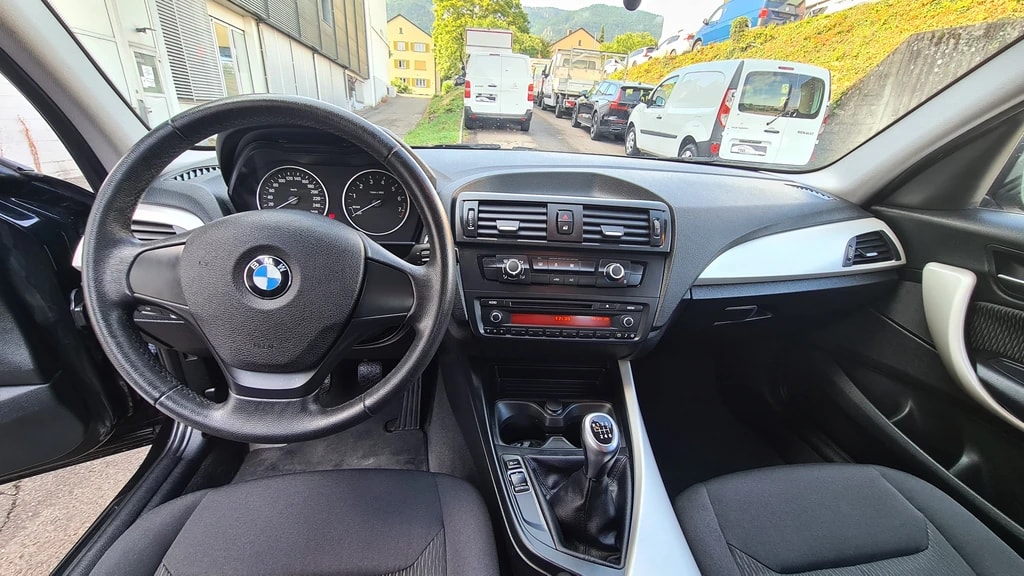 BMW 114i Business ** 102 PS ** Tempomat ** Klimaanlage ** Frisch Ab MFK & Service **-image-7