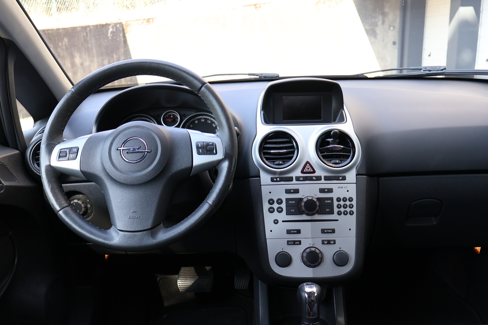 OPEL Corsa 1.4 TP Sport-image-12