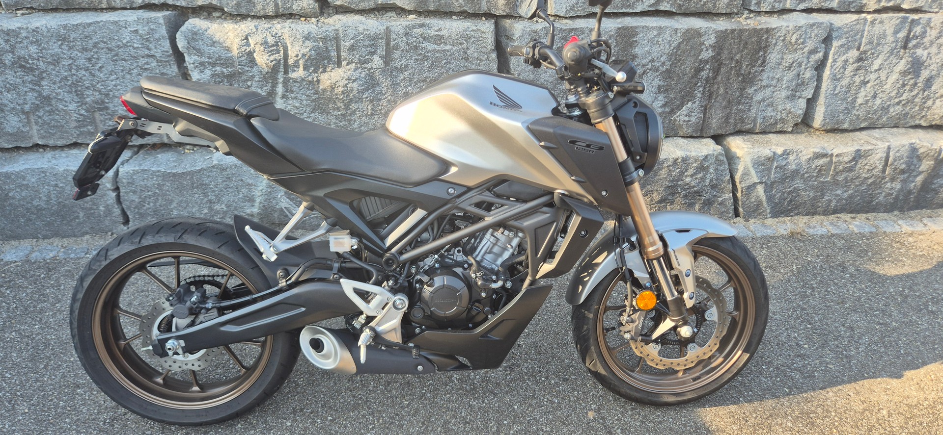 HONDA CB 125 R-image-8