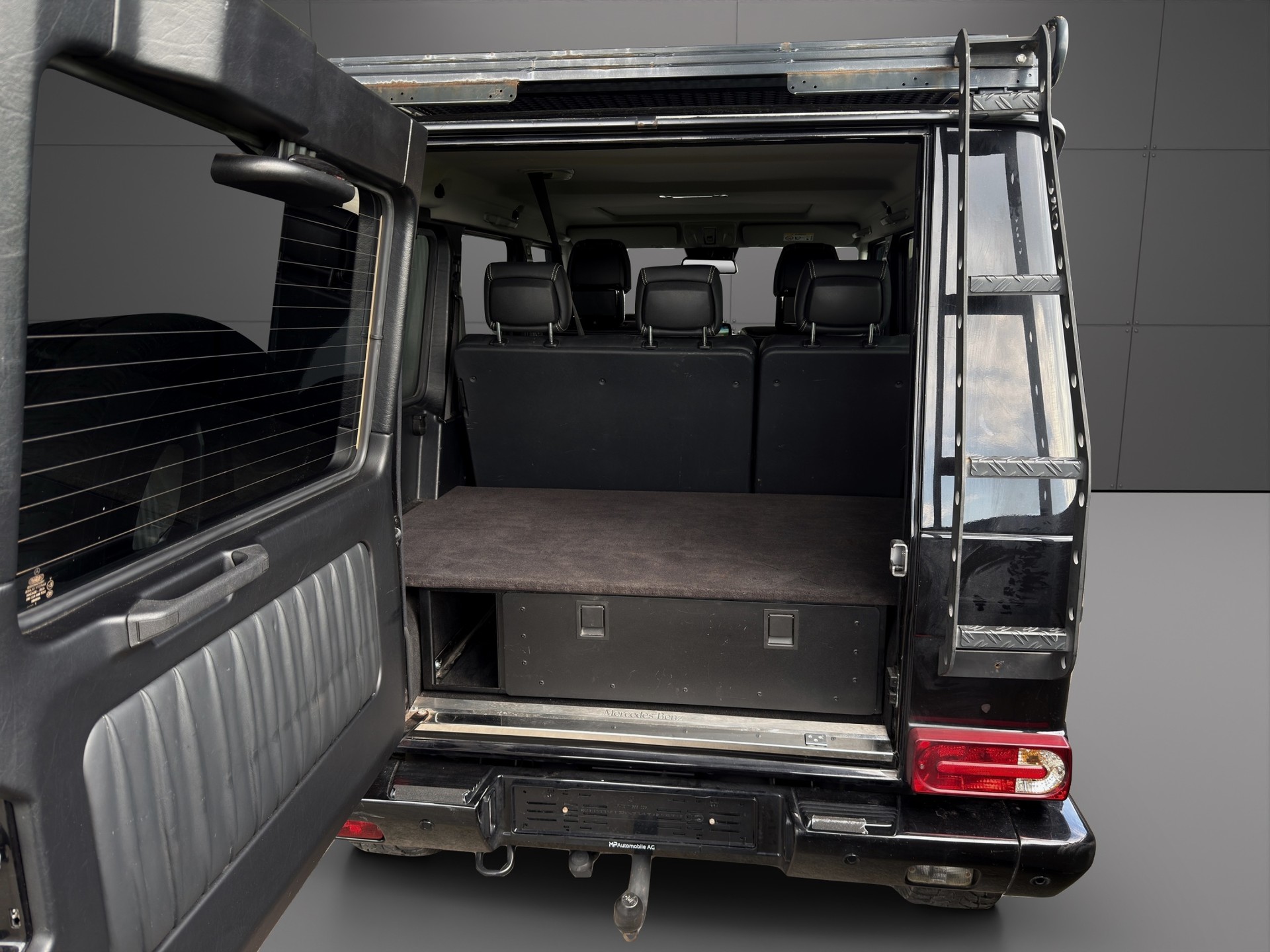MERCEDES-BENZ G 500 7G-Tronic-showroom-element-3