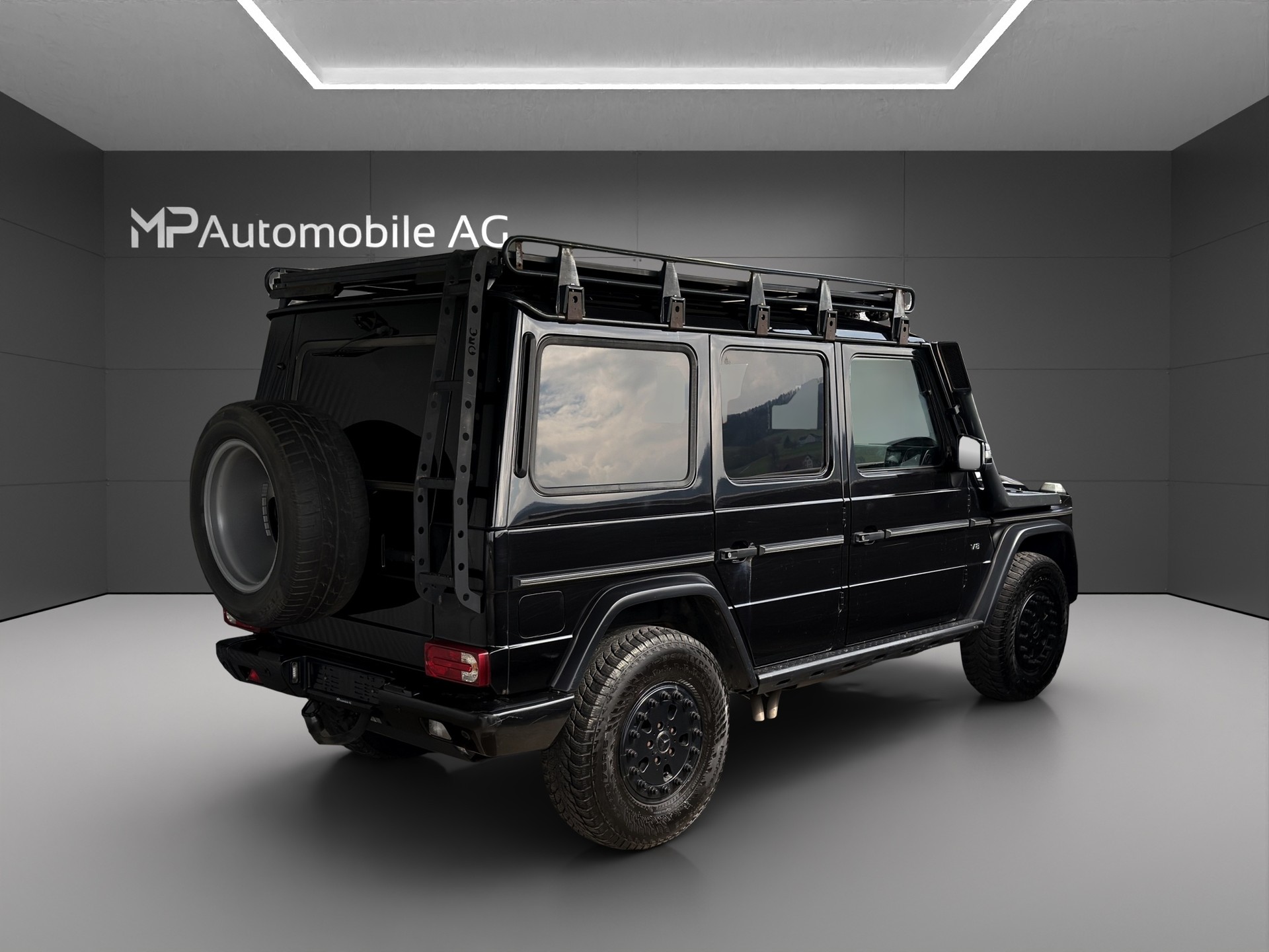 MERCEDES-BENZ G 500 7G-Tronic-showroom-element-2