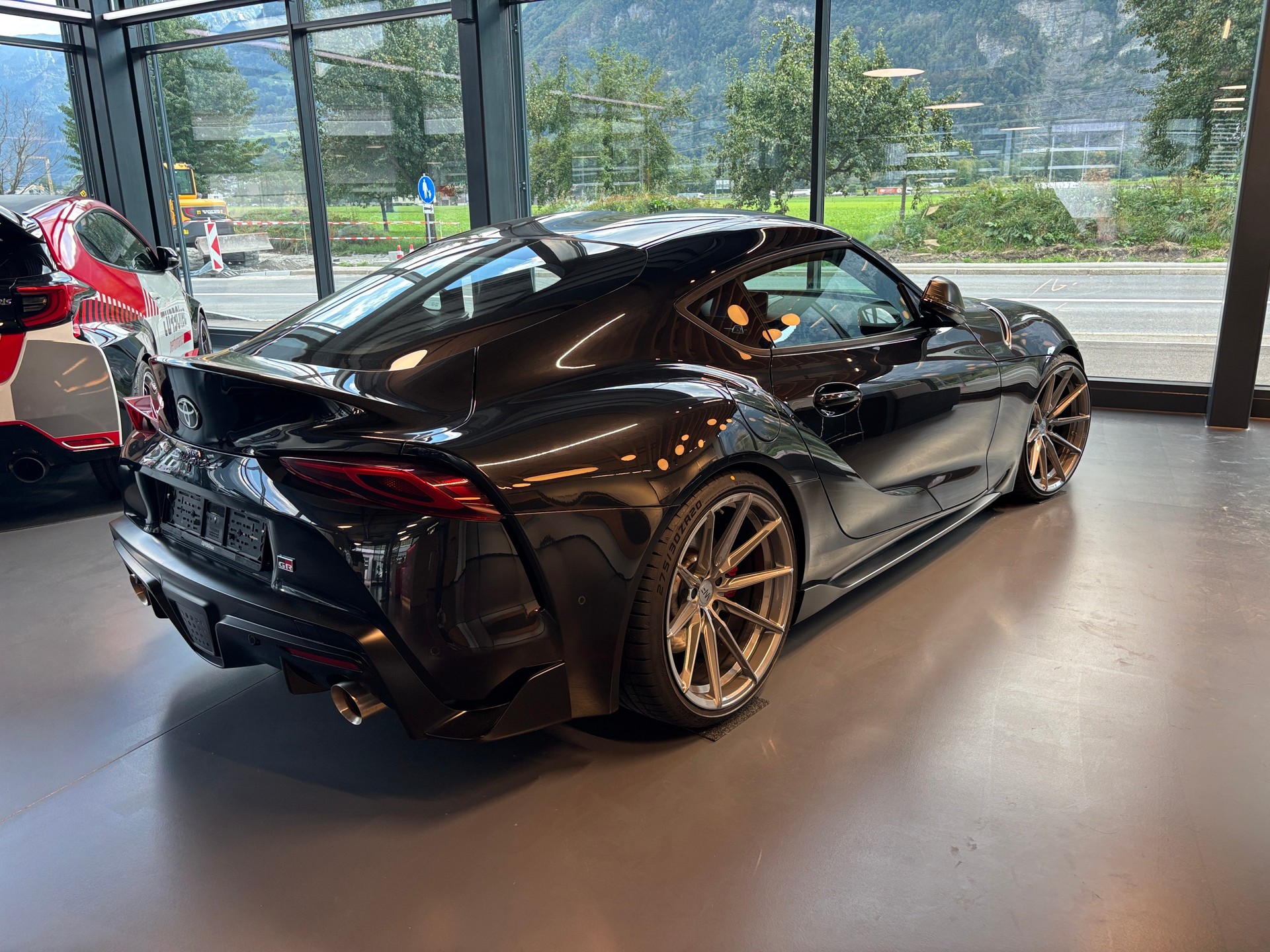 TOYOTA Supra GR 3.0i Turbo Premium-showroom-element-2