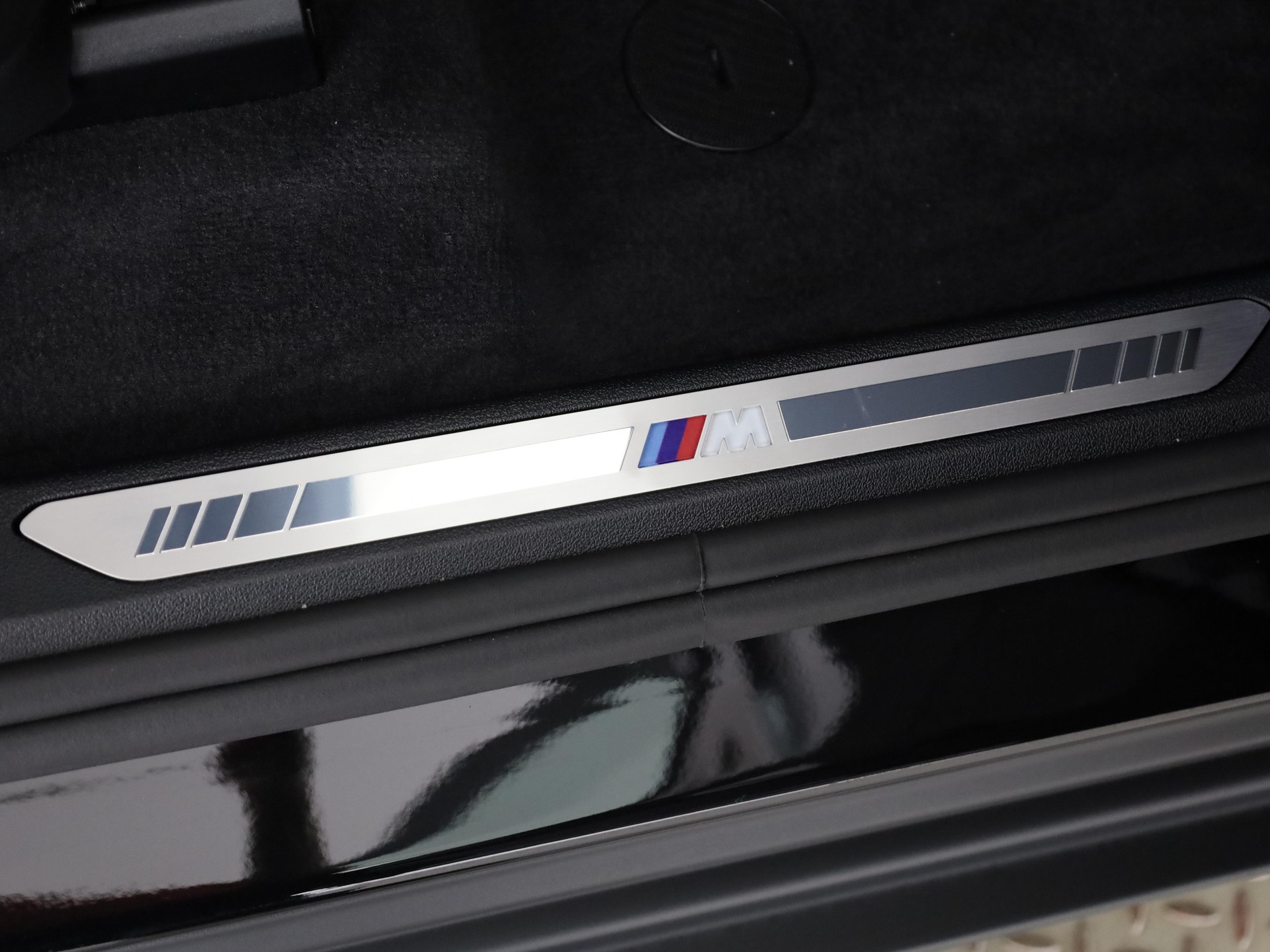 BMW XM 50e Plug-in Hybrid-image-17