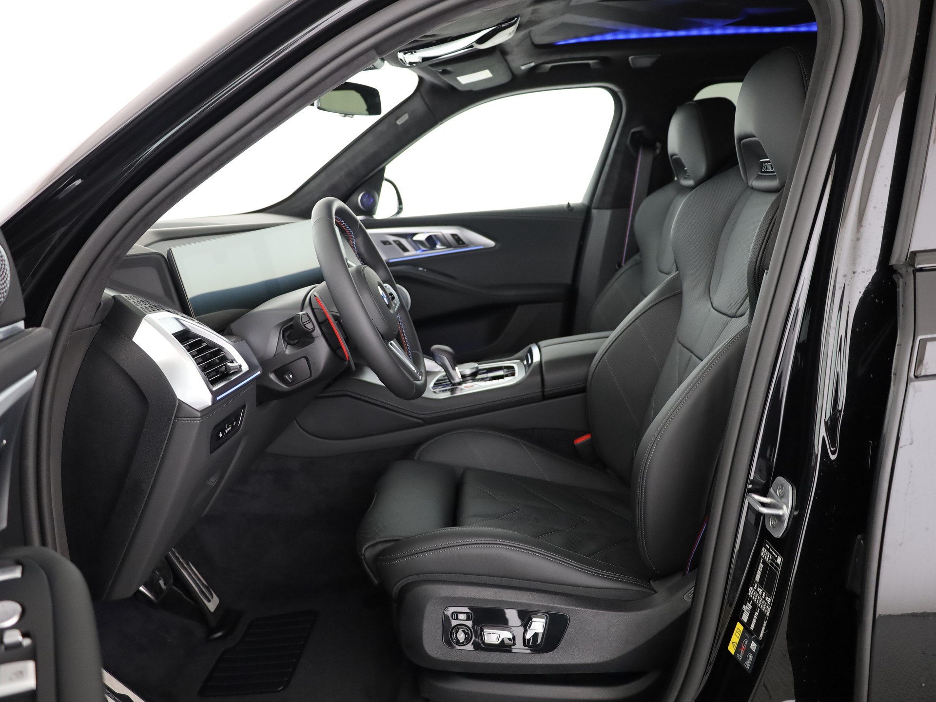 BMW XM 50e Plug-in Hybrid-image-15