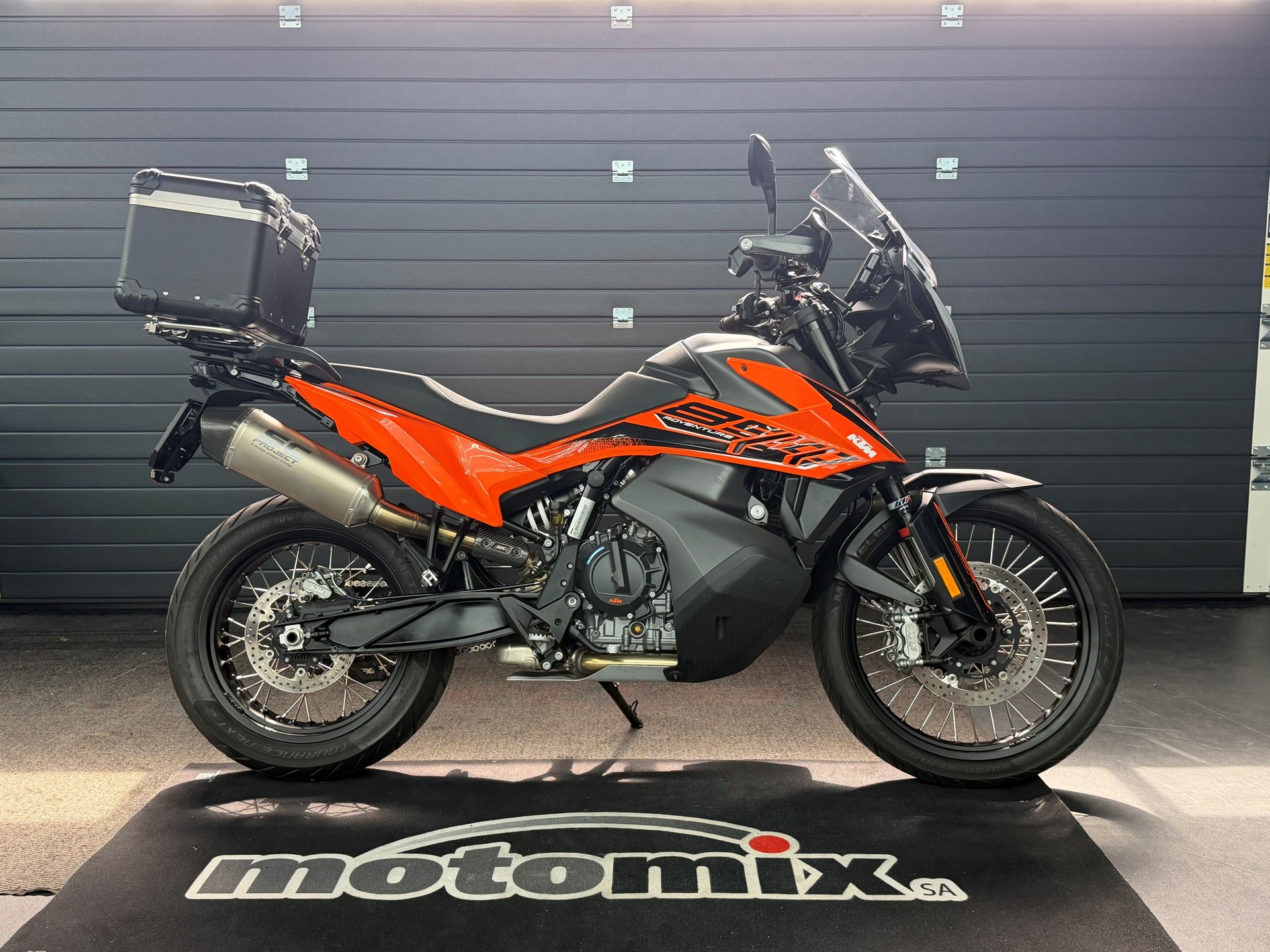 KTM 890 Adventure-image-2