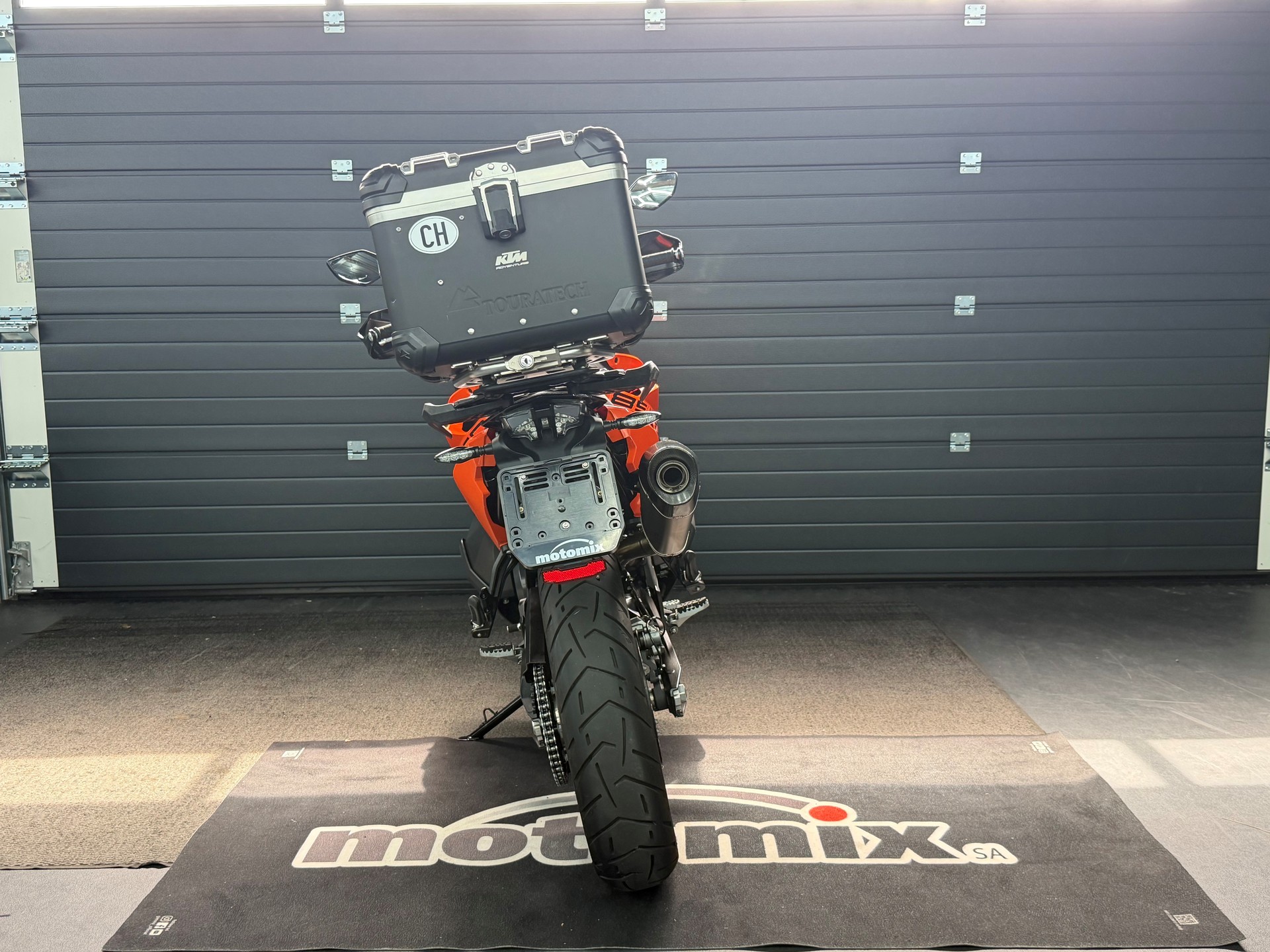 KTM 890 Adventure-image-3