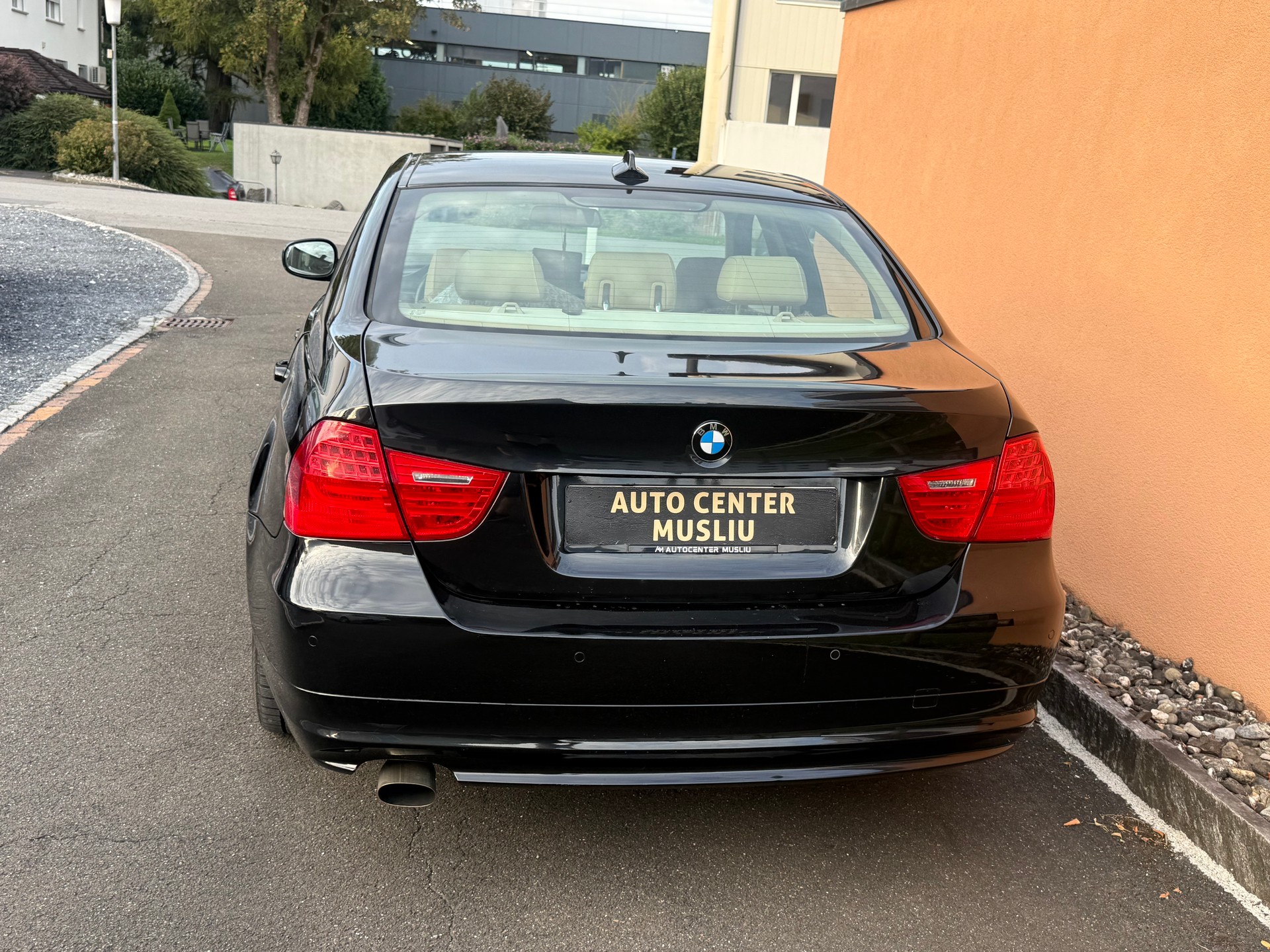 BMW 318i Steptronic-image-4