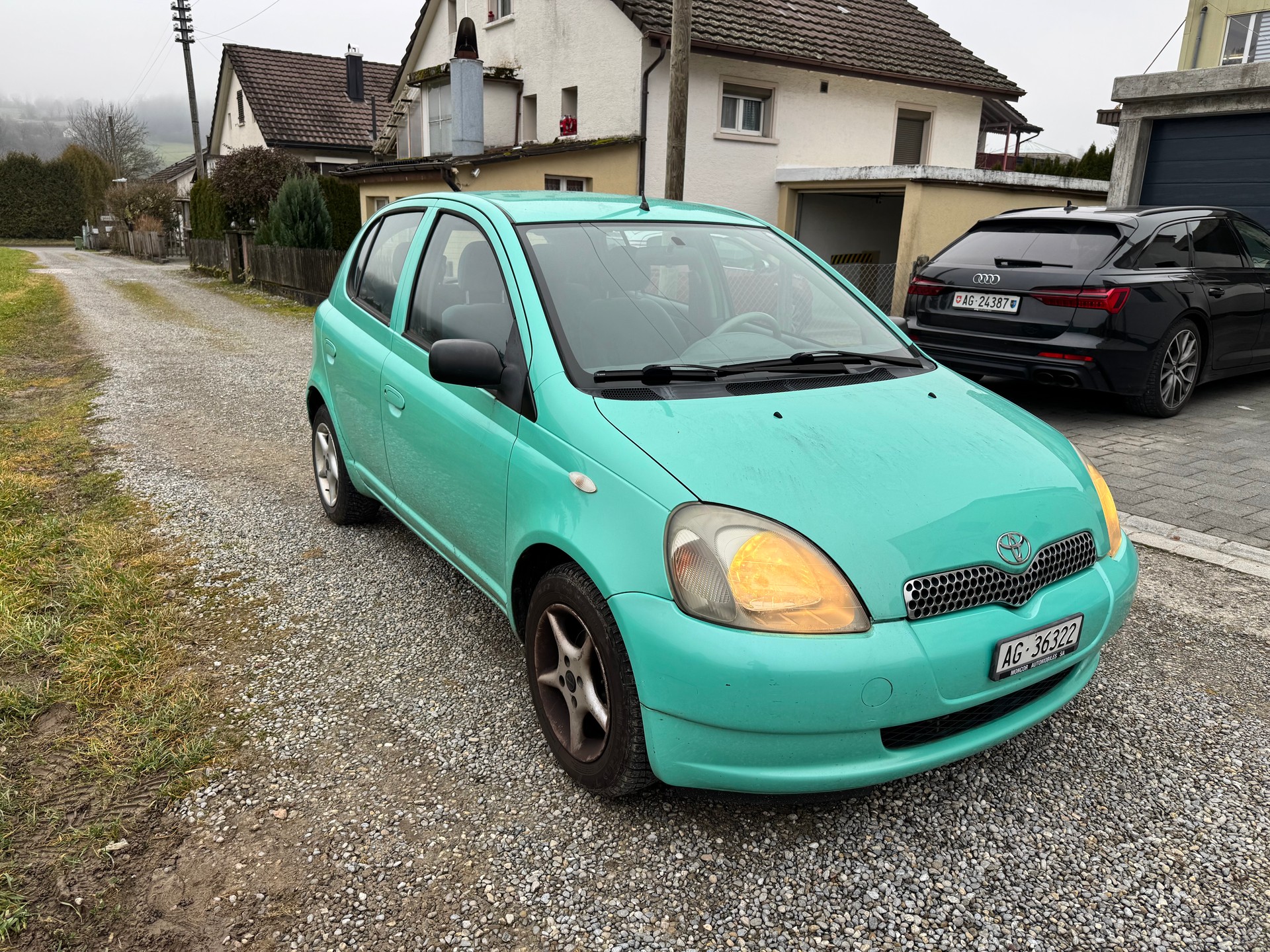TOYOTA Yaris 1.3 Linea Sol-showroom-element-3