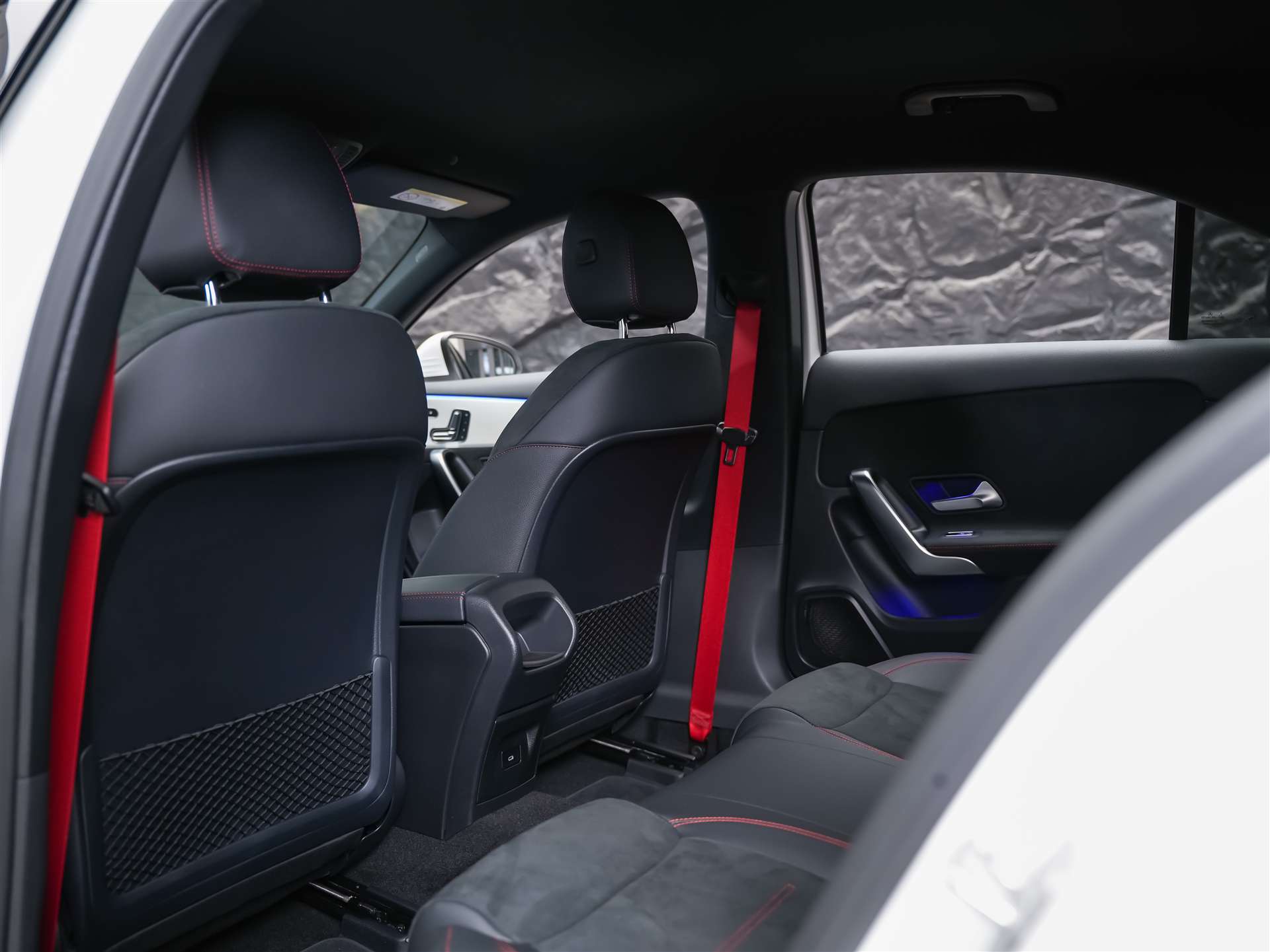 MERCEDES-BENZ A35 AMG 4Matic+ 8G-DCT*20" Felgen*Werksgarantie*Lenkradheizung*Ambientebeleuchtung*-image-11