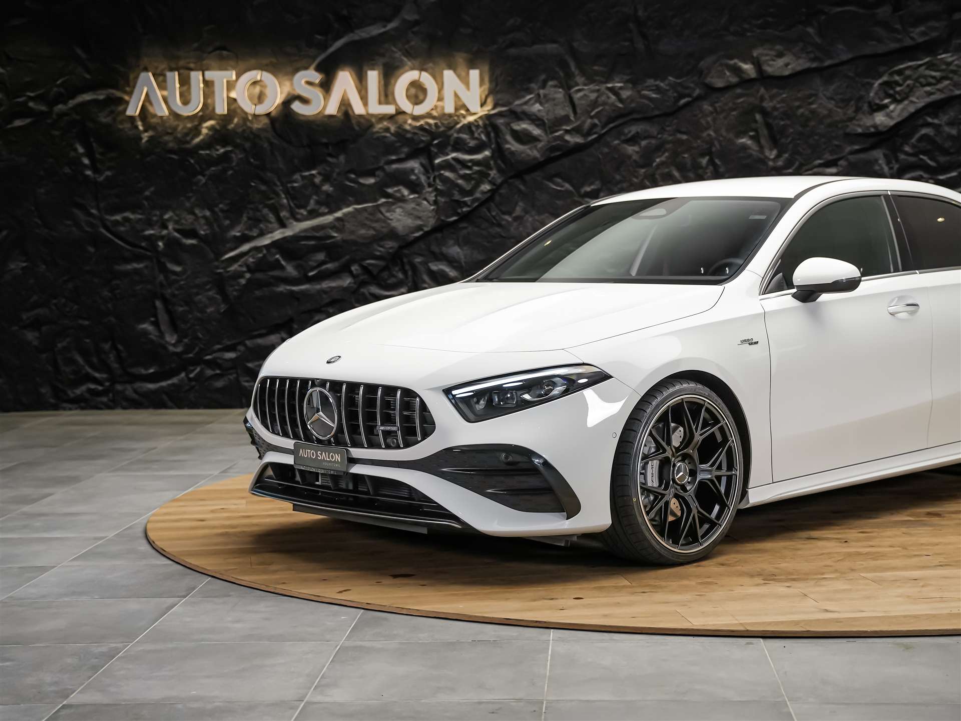 MERCEDES-BENZ A35 AMG 4Matic+ 8G-DCT*20" Felgen*Werksgarantie*Lenkradheizung*Ambientebeleuchtung*-image-14