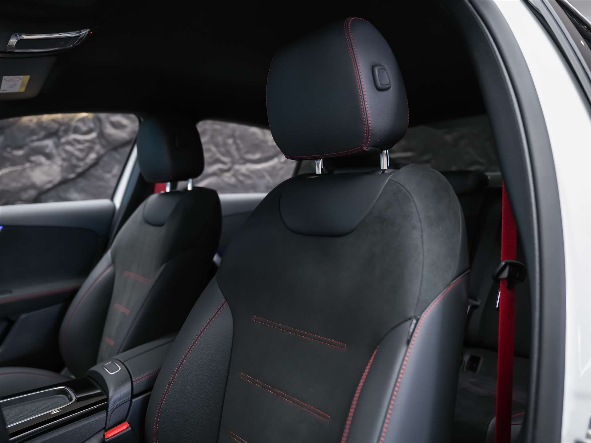 MERCEDES-BENZ A35 AMG 4Matic+ 8G-DCT*20" Felgen*Werksgarantie*Lenkradheizung*Ambientebeleuchtung*-image-10