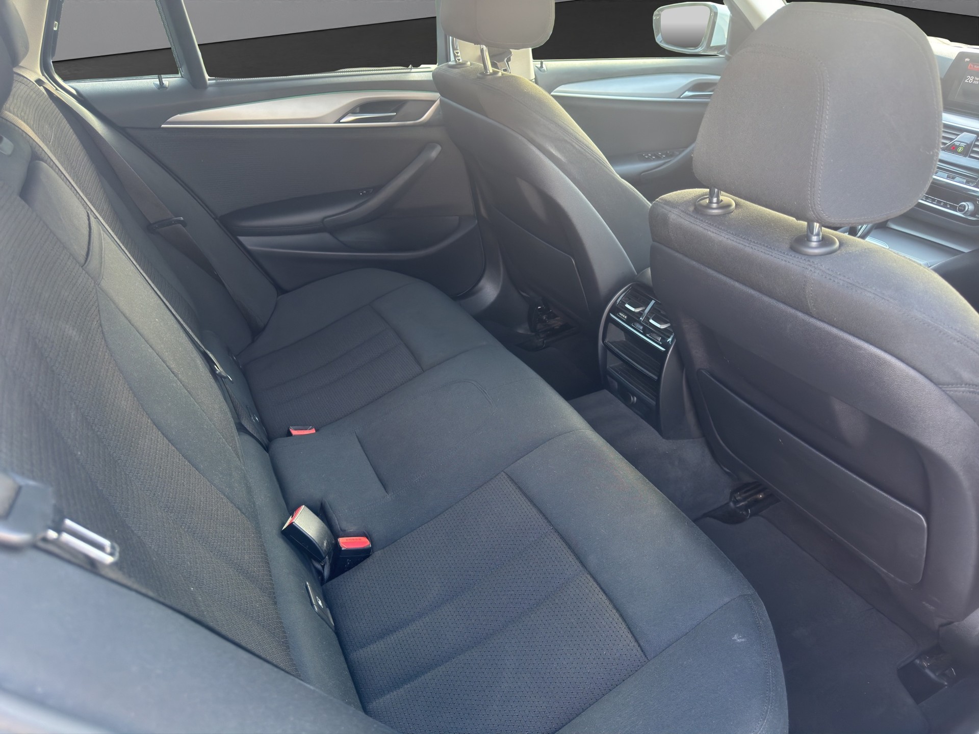 BMW 520d xDrive Touring Steptronic-image-9