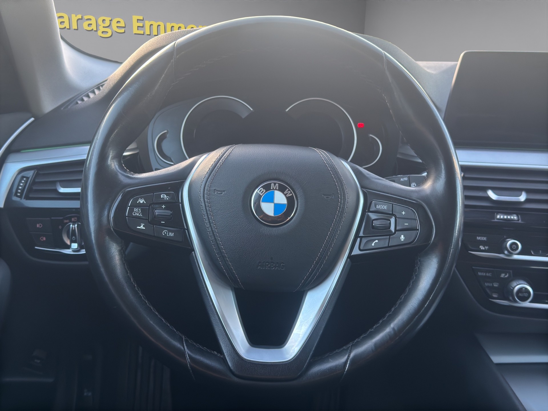 BMW 520d xDrive Touring Steptronic-image-12