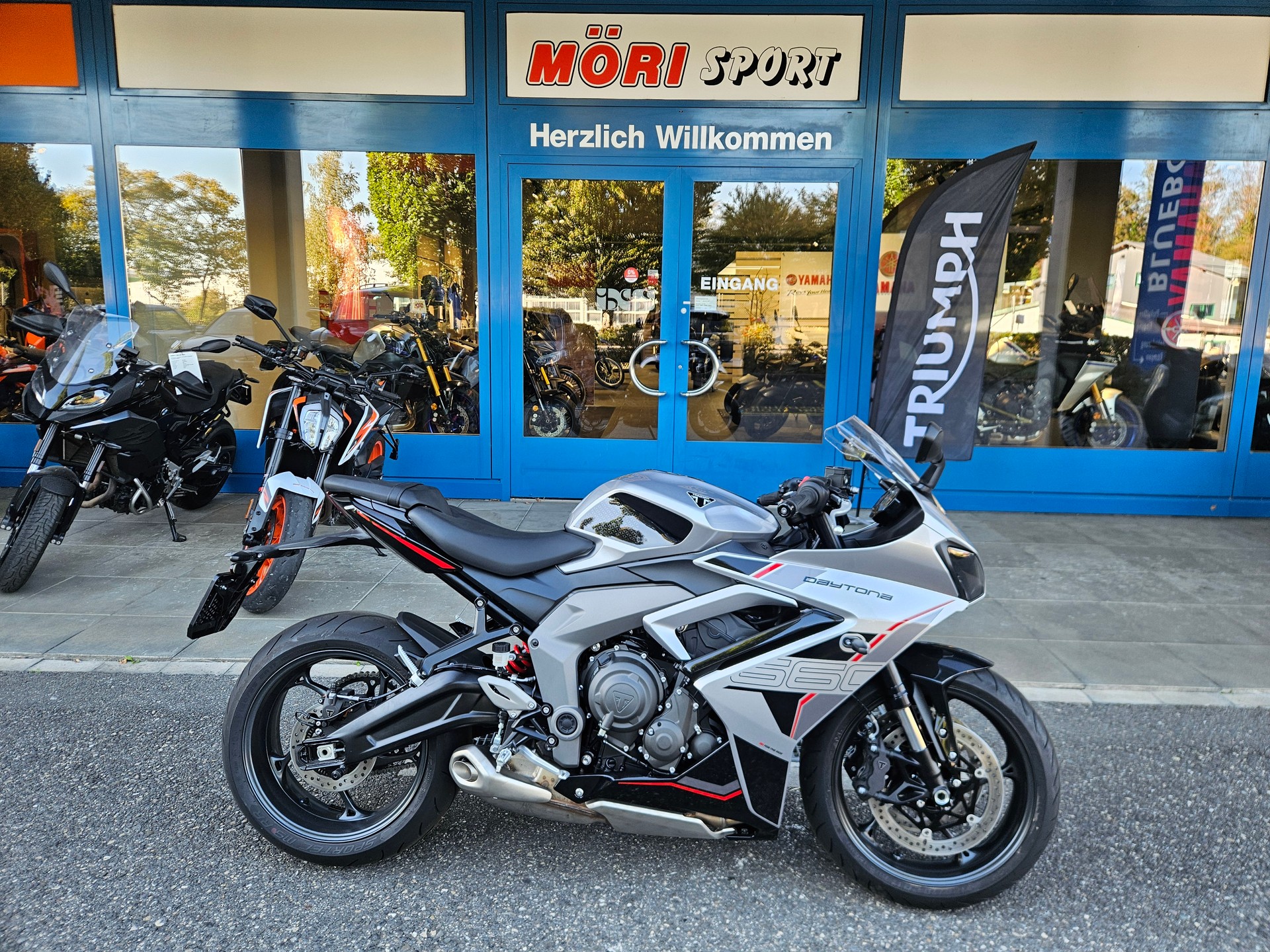 TRIUMPH Daytona 660-image-0