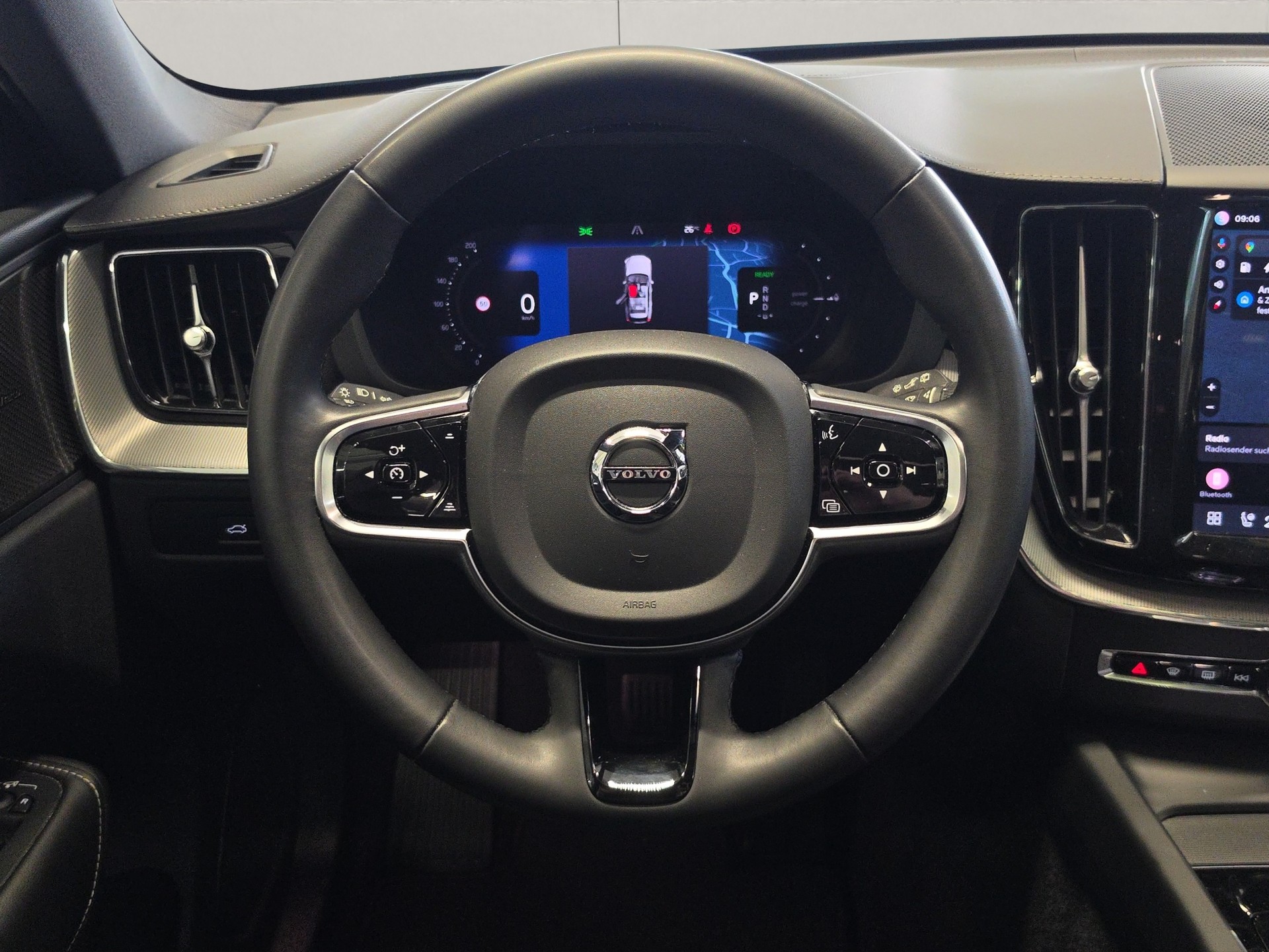VOLVO XC60 2.0 T8 Ultimate Dark eAWD-image-10