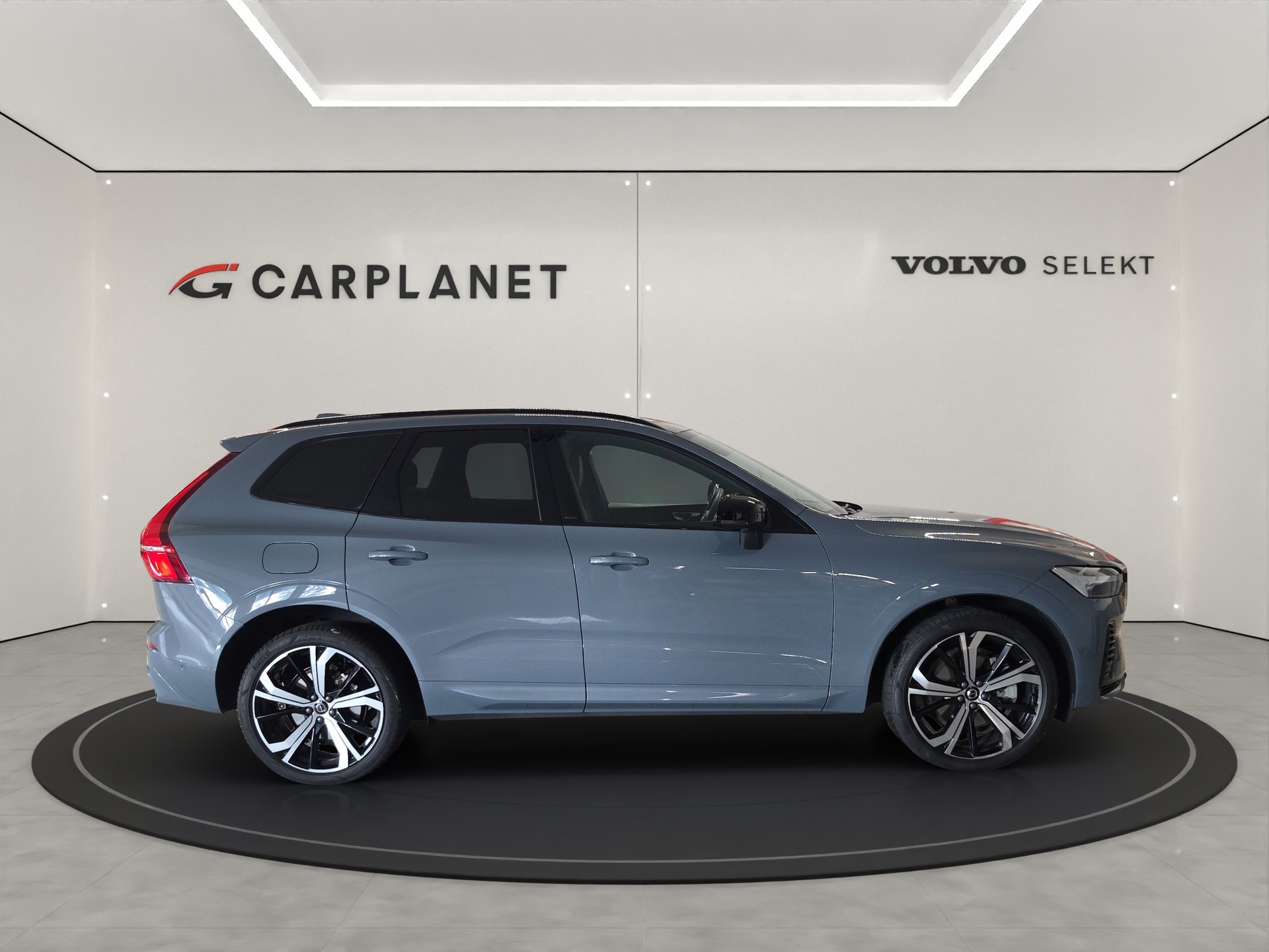 VOLVO XC60 2.0 T8 Ultimate Dark eAWD-image-4