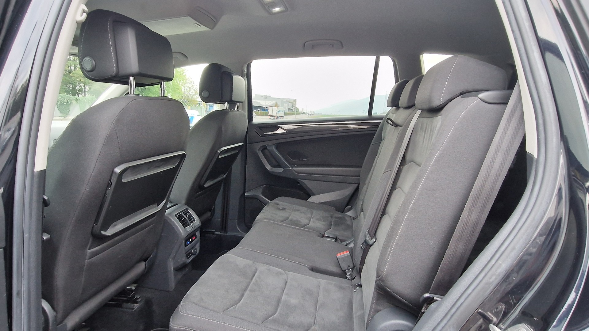 VW Tiguan Allspace 2.0TSI Highline 4Motion DSG-image-11