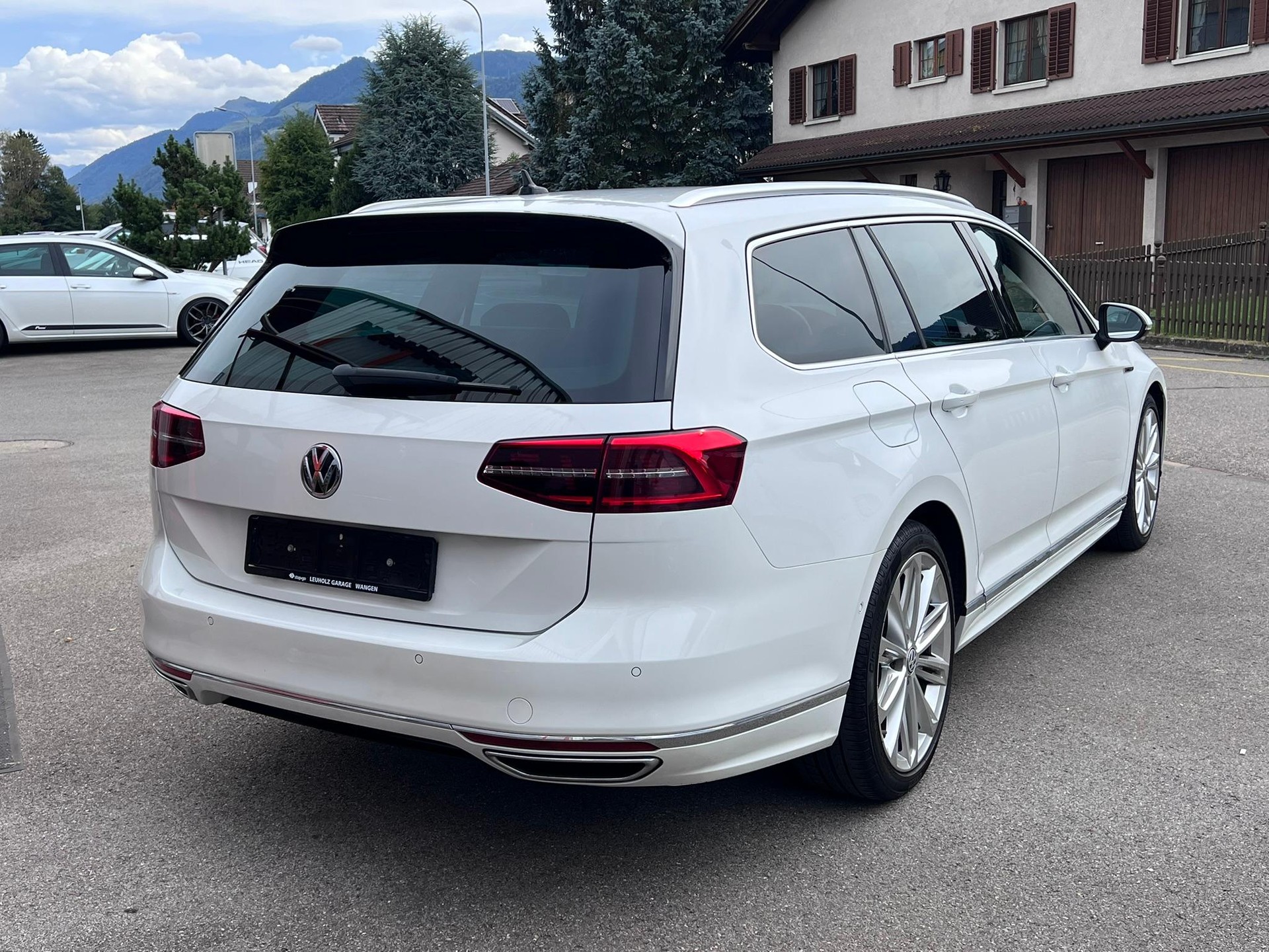 VW Passat Variant 2.0 TDI 190 SCR Highl. DSG 4m-showroom-element-2