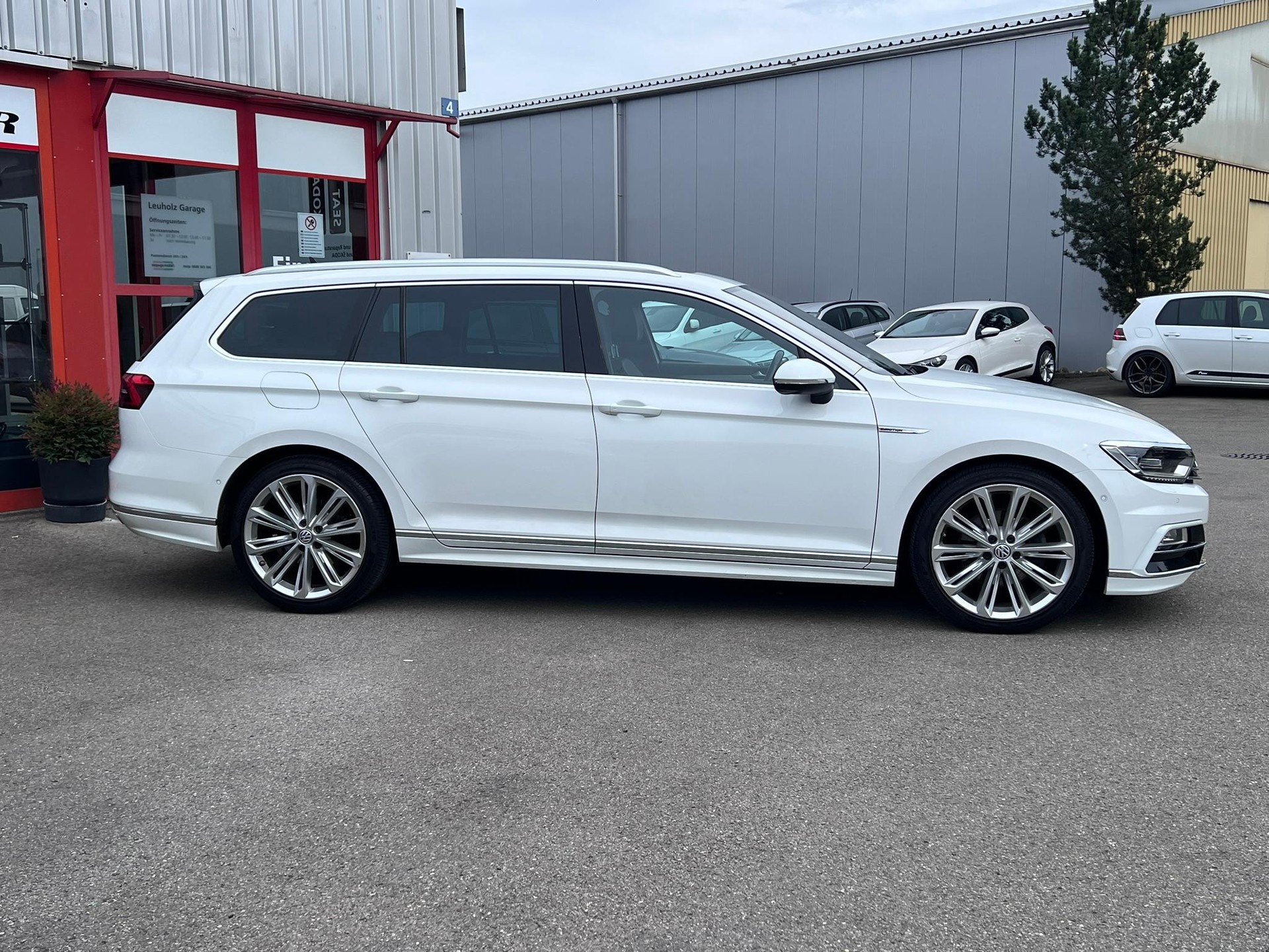 VW Passat Variant 2.0 TDI 190 SCR Highl. DSG 4m-showroom-element-1