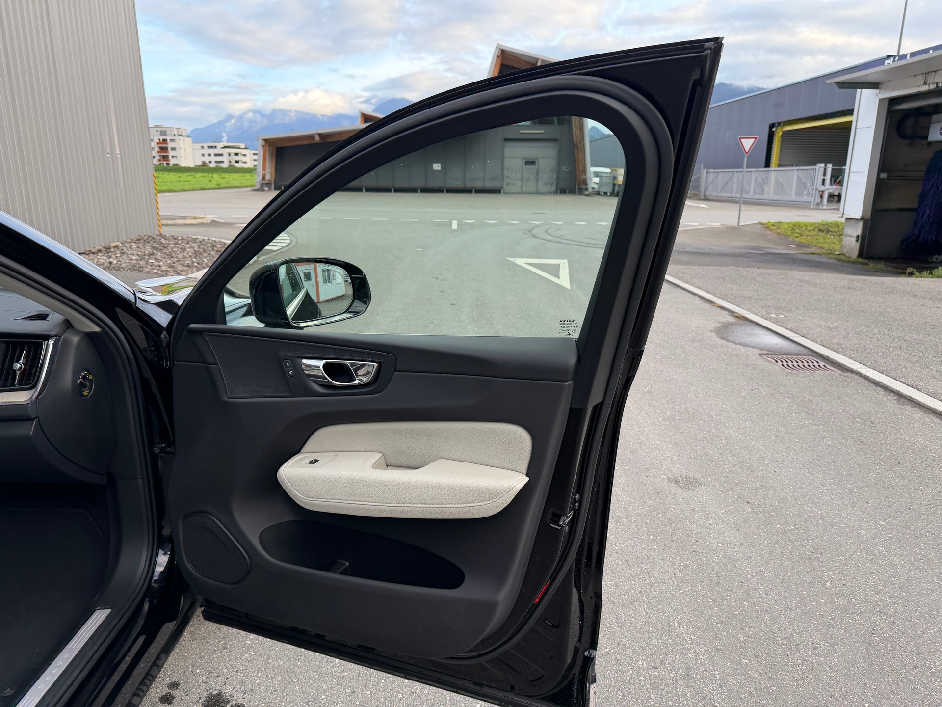 VOLVO XC60 T5 AWD Inscription Geartronic-image-27