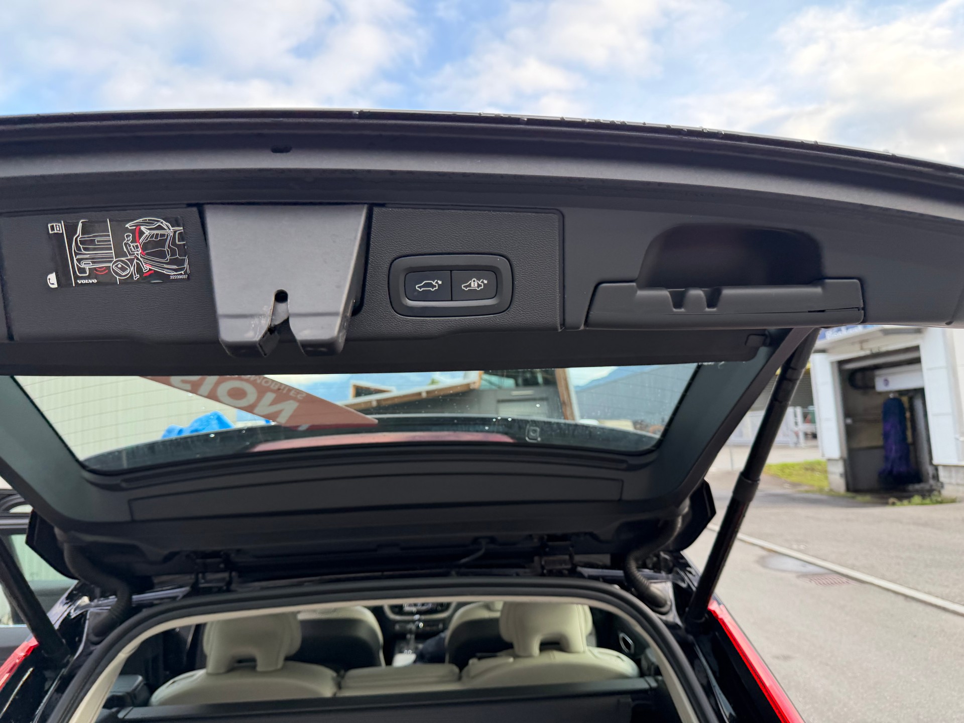 VOLVO XC60 T5 AWD Inscription Geartronic-image-47
