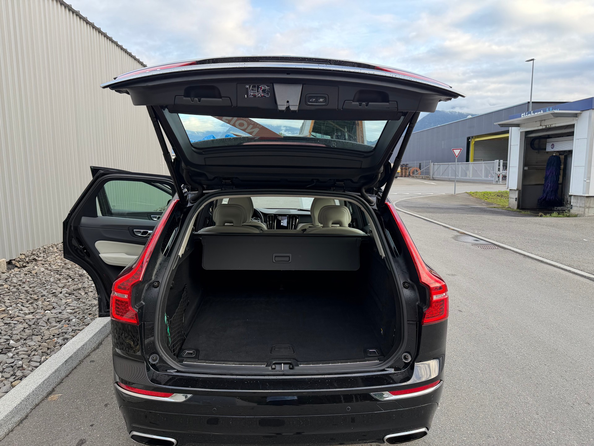 VOLVO XC60 T5 AWD Inscription Geartronic-image-46