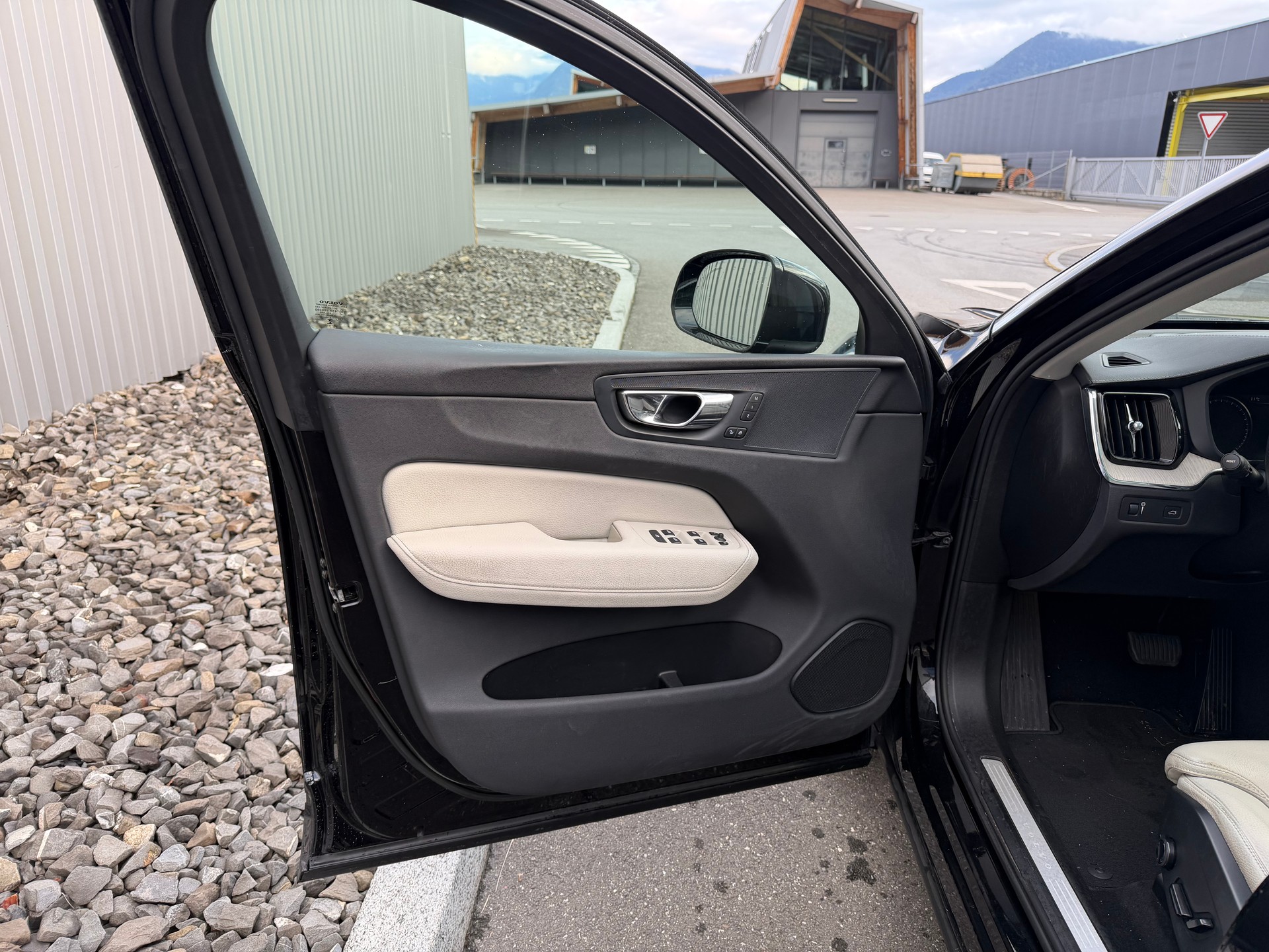 VOLVO XC60 T5 AWD Inscription Geartronic-image-15
