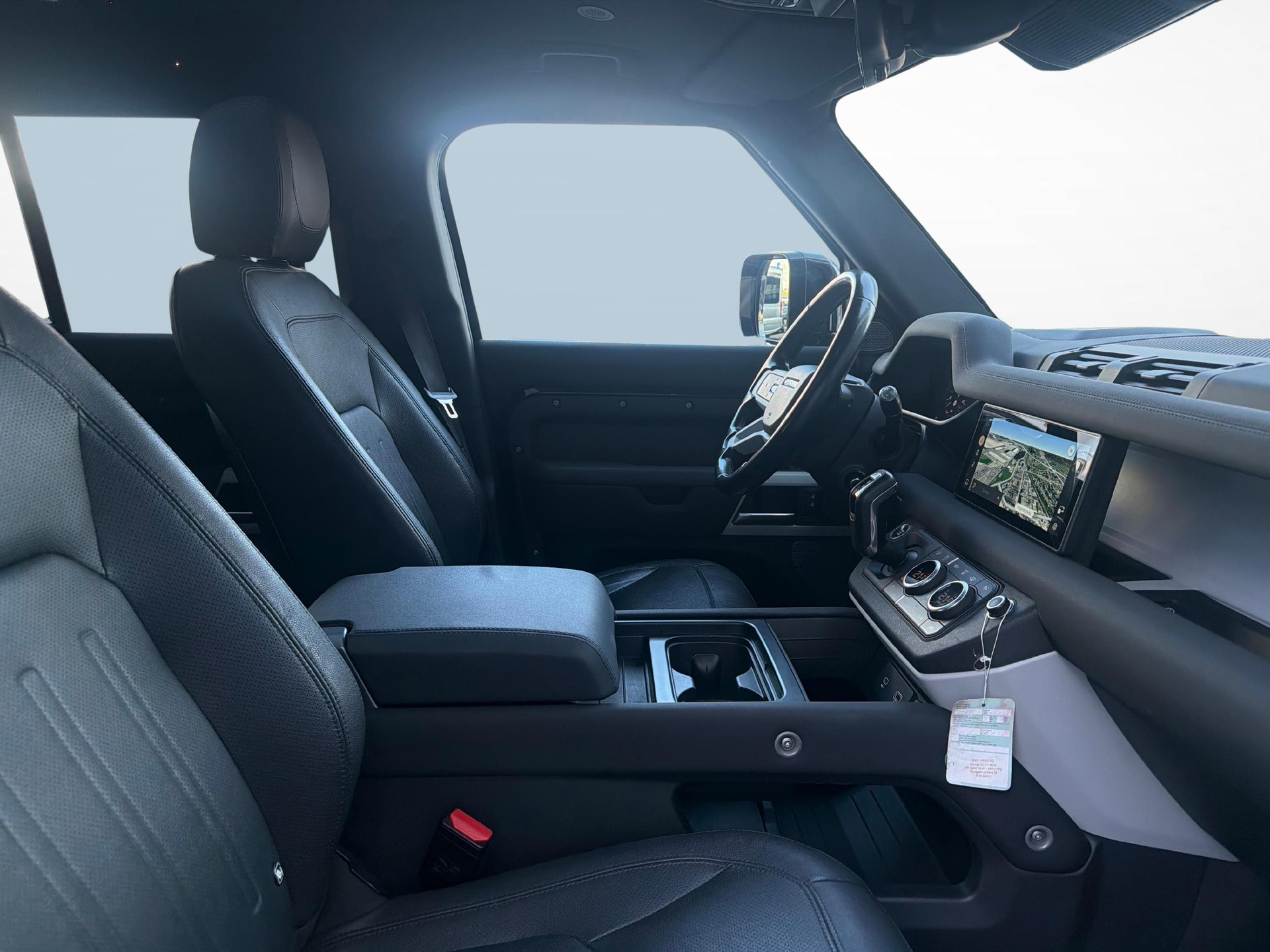 LAND ROVER Defender 110 3.0 D I6 250 SE-image-16
