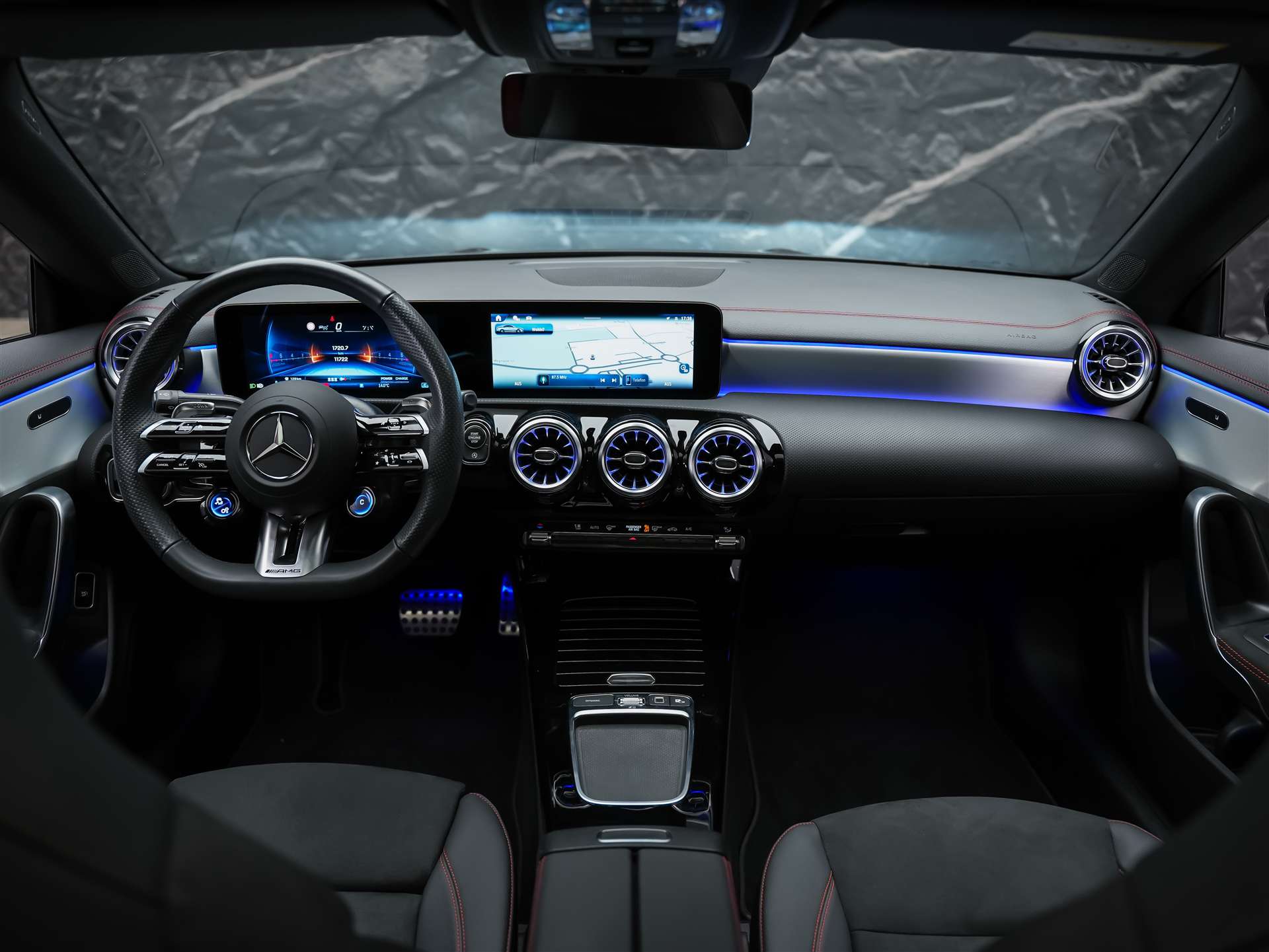 MERCEDES-BENZ CLA 35 AMG 4Matic 8G-DCT *Werksgarantie*Panorama*-image-18