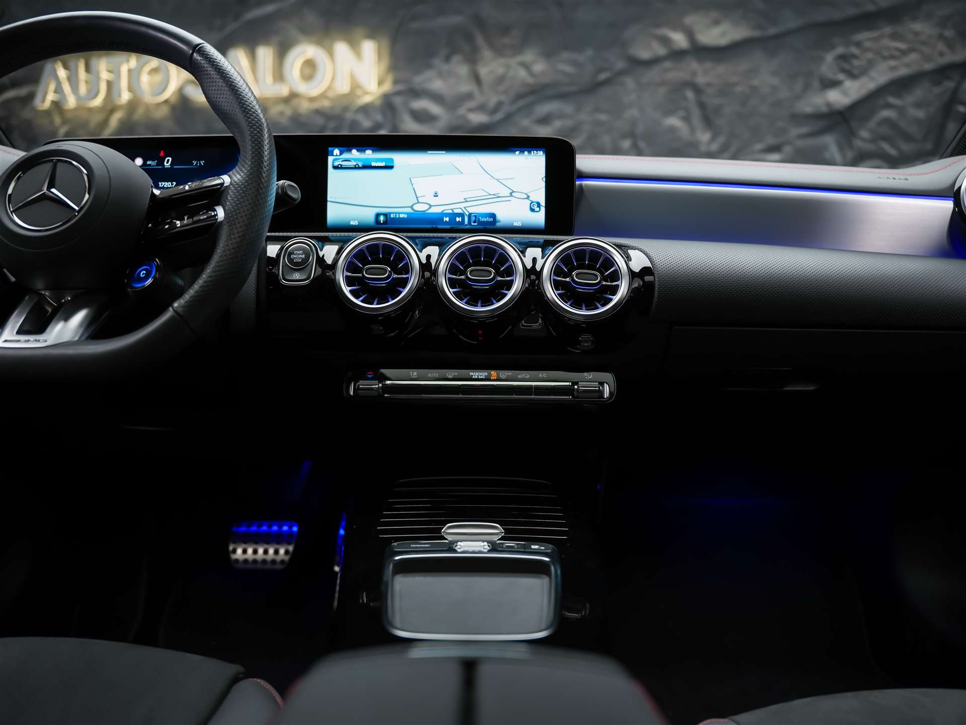 MERCEDES-BENZ CLA 35 AMG 4Matic 8G-DCT *Werksgarantie*Panorama*-image-19