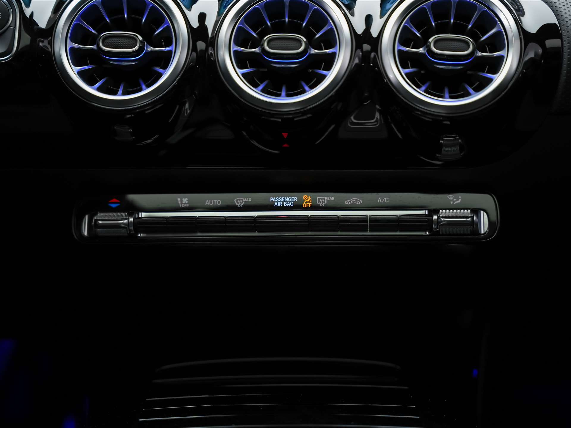 MERCEDES-BENZ CLA 35 AMG 4Matic 8G-DCT *Werksgarantie*Panorama*-image-21