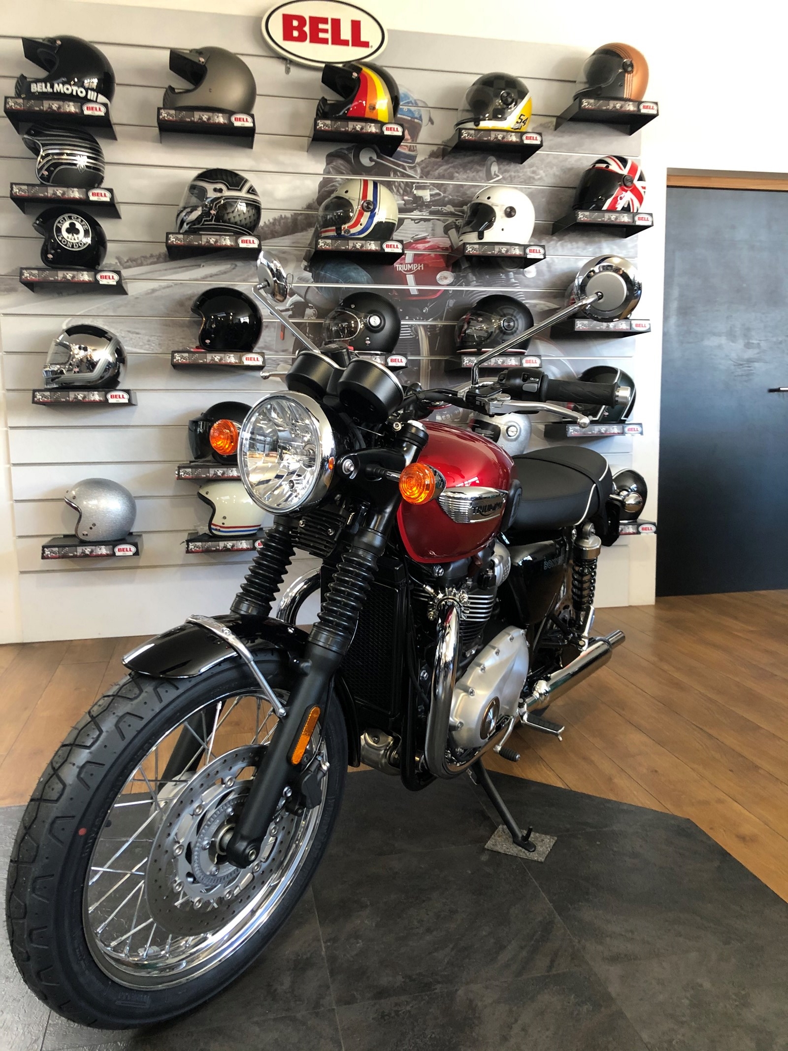 TRIUMPH Bonneville 900 T 100 ABS-image-1