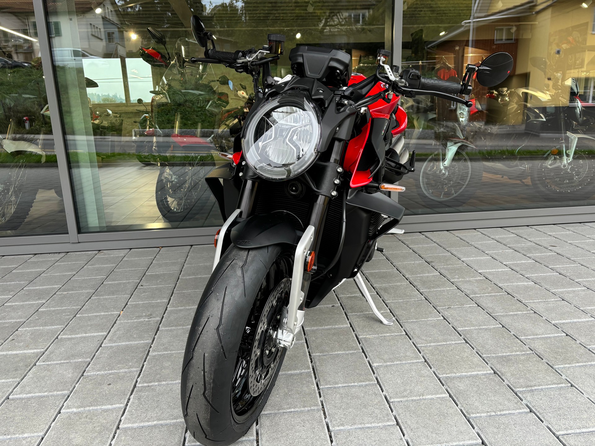 MV AGUSTA B4 Brutale 1000-image-2