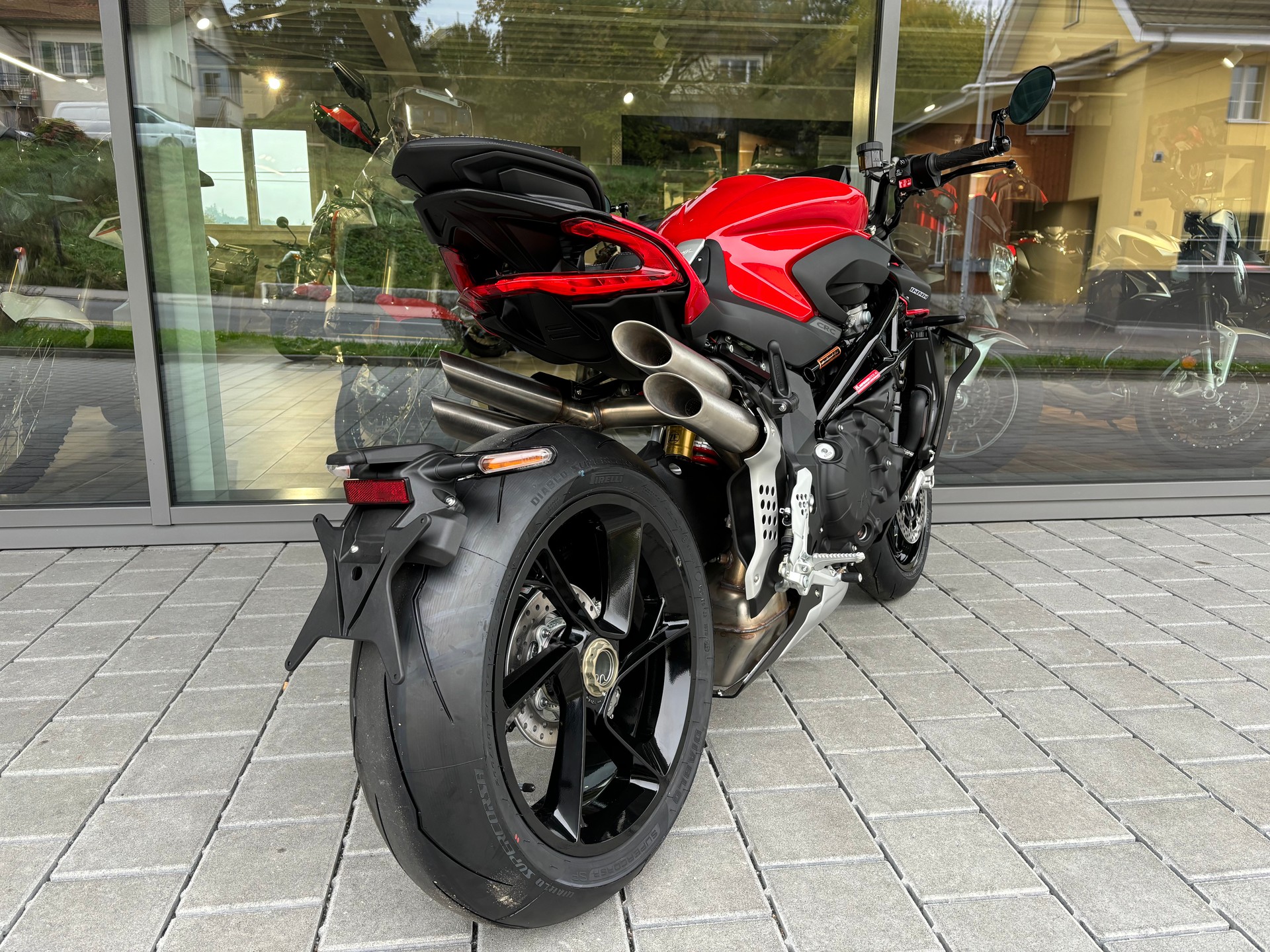 MV AGUSTA B4 Brutale 1000-image-3
