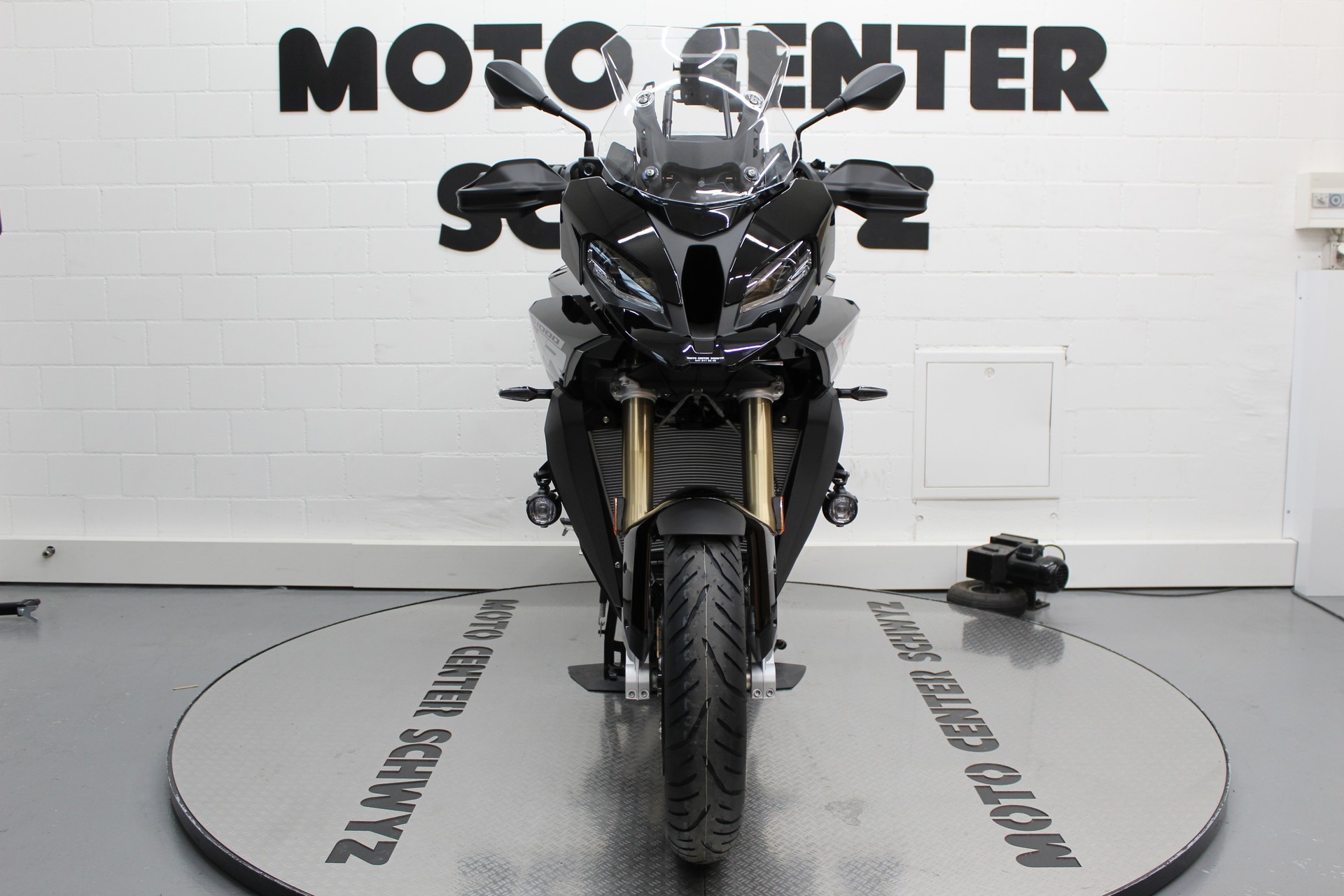 BMW S 1000 XR-image-2