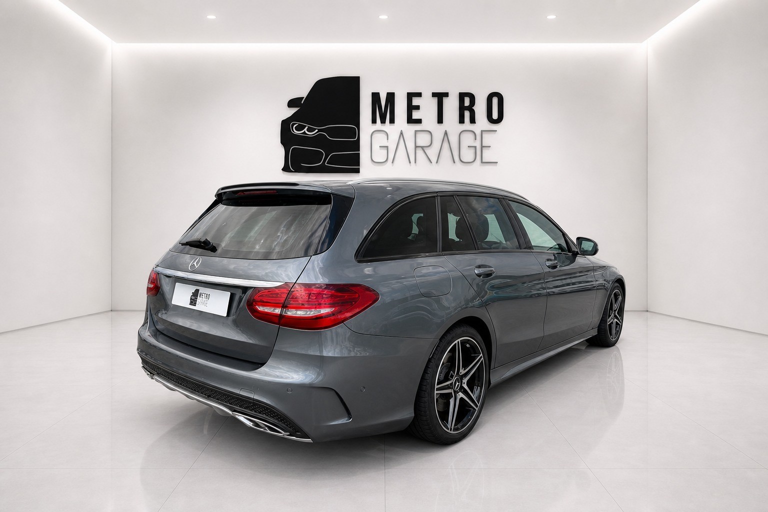 MERCEDES-BENZ C 43 AMG 4Matic 9G-Tronic-image-5