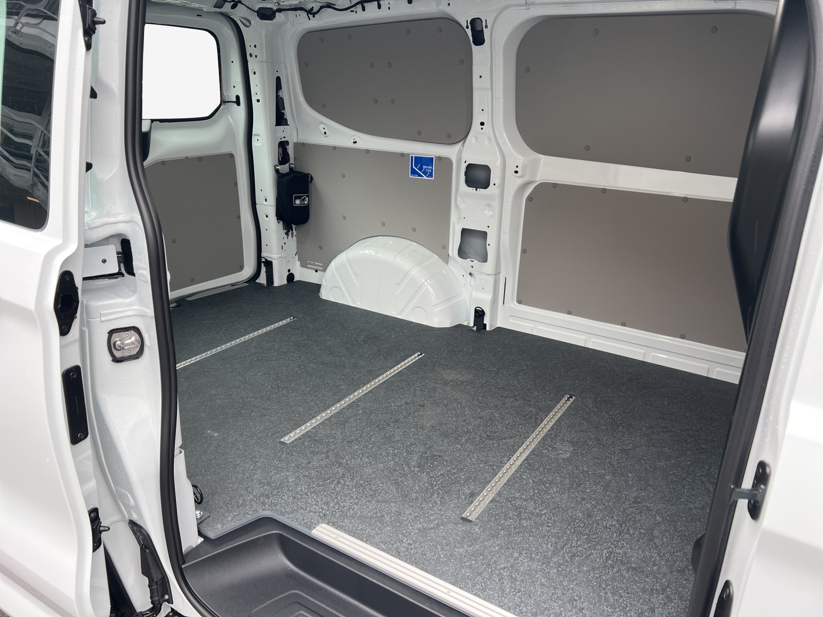 VW Transporter 2.0 TDI 4Motion Automat-image-11