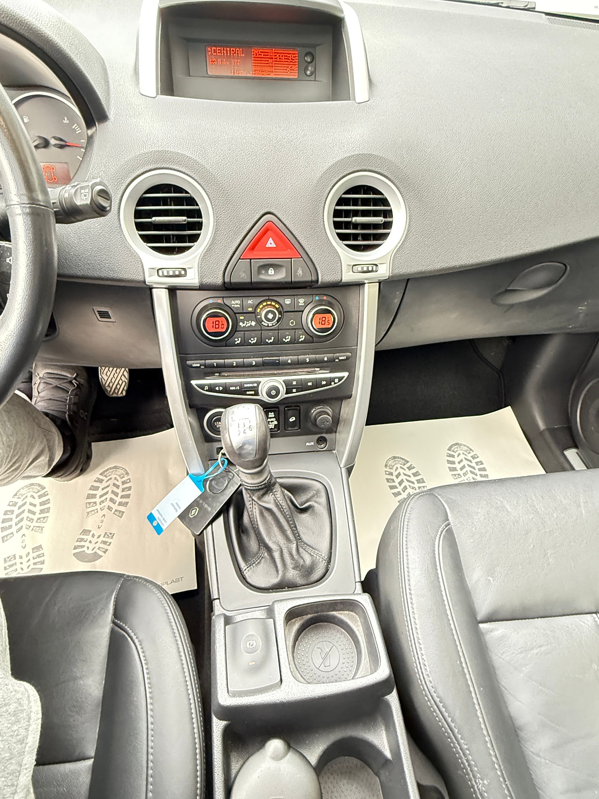 RENAULT Koleos 2.5 Dynamique Elégance 4x4-image-12