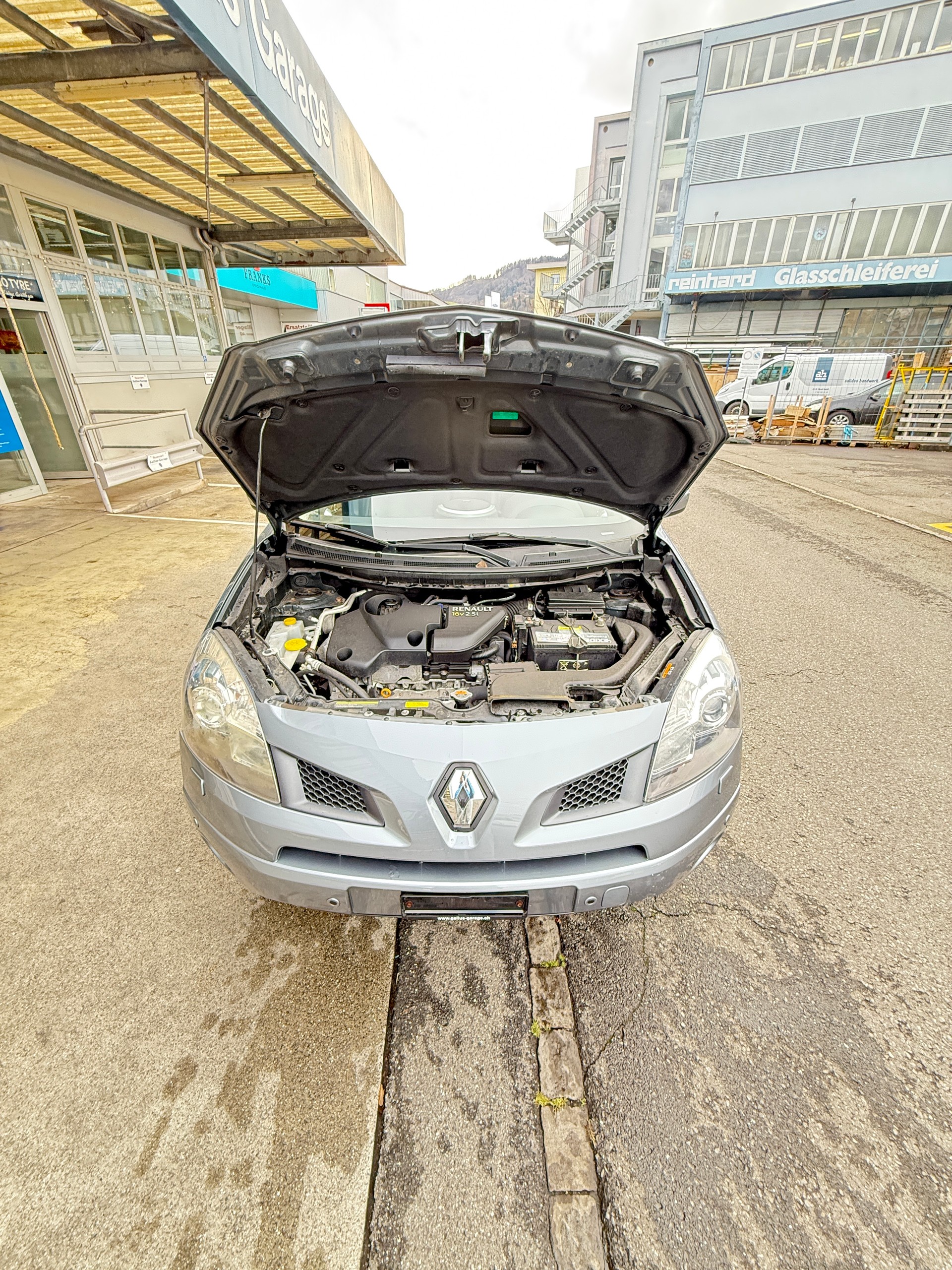 RENAULT Koleos 2.5 Dynamique Elégance 4x4-image-14