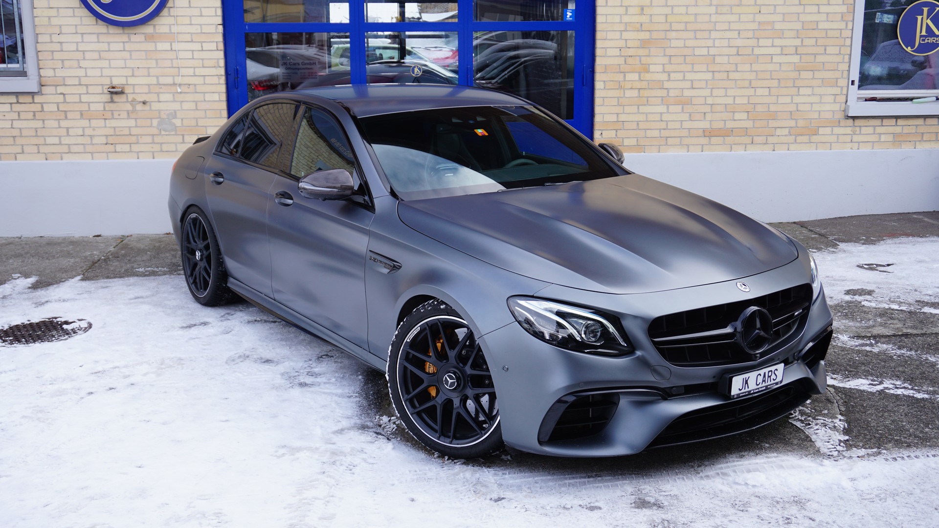 MERCEDES-BENZ E 63 S AMG Edition 1 4matic+-showroom-element-2