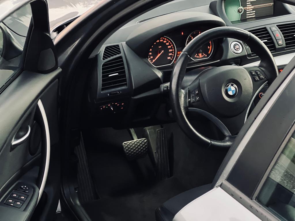 BMW 120d Dynamic Edition Steptronic-image-10