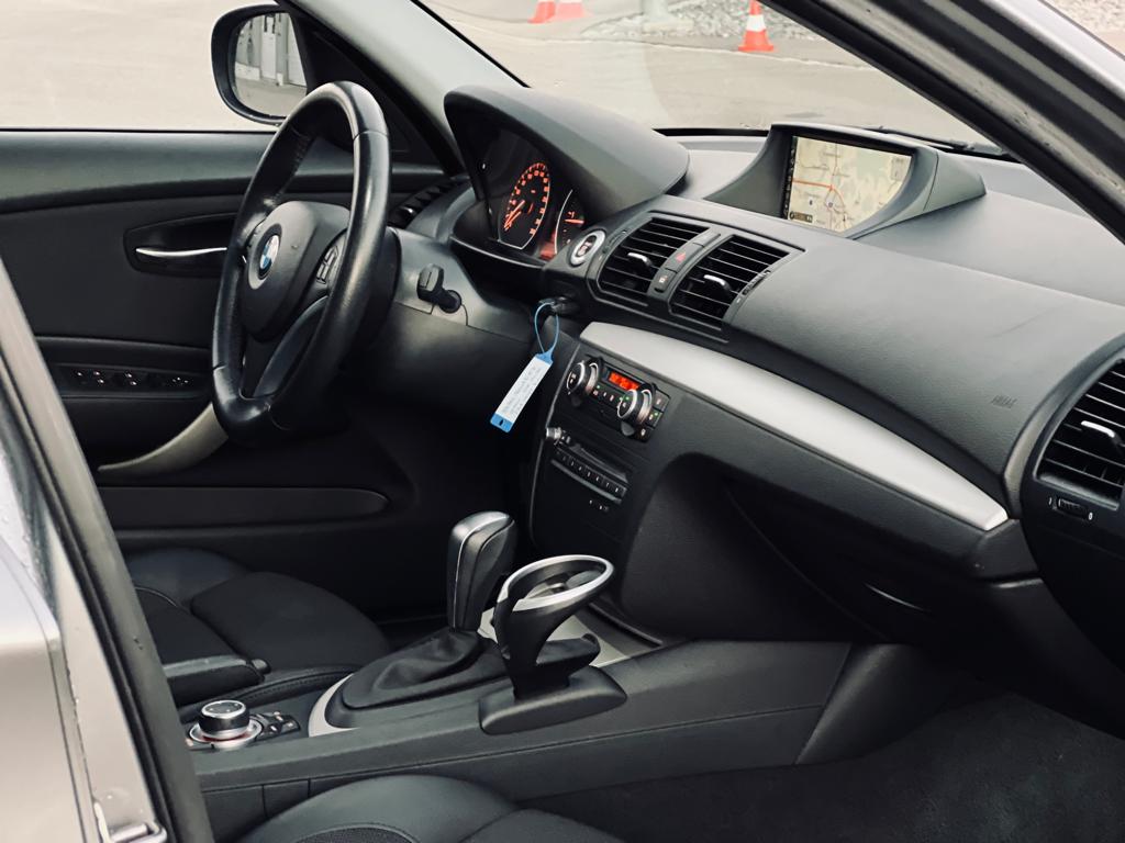 BMW 120d Dynamic Edition Steptronic-image-12