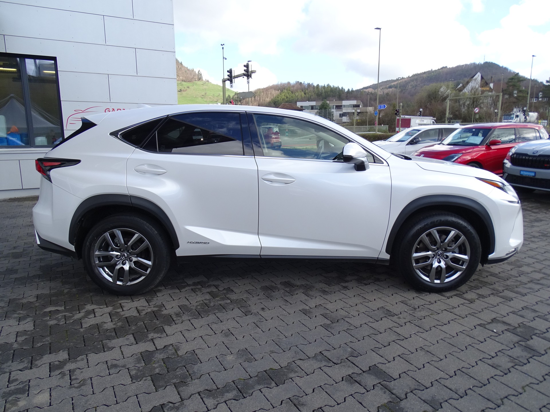 LEXUS NX 300h Comfort E-Four Automatic-image-4
