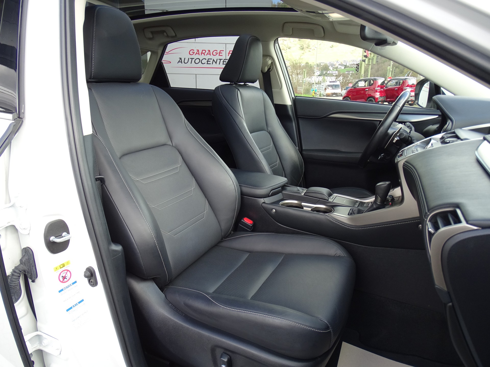 LEXUS NX 300h Comfort E-Four Automatic-image-21