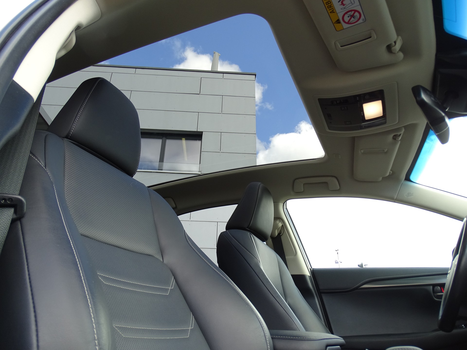 LEXUS NX 300h Comfort E-Four Automatic-image-22
