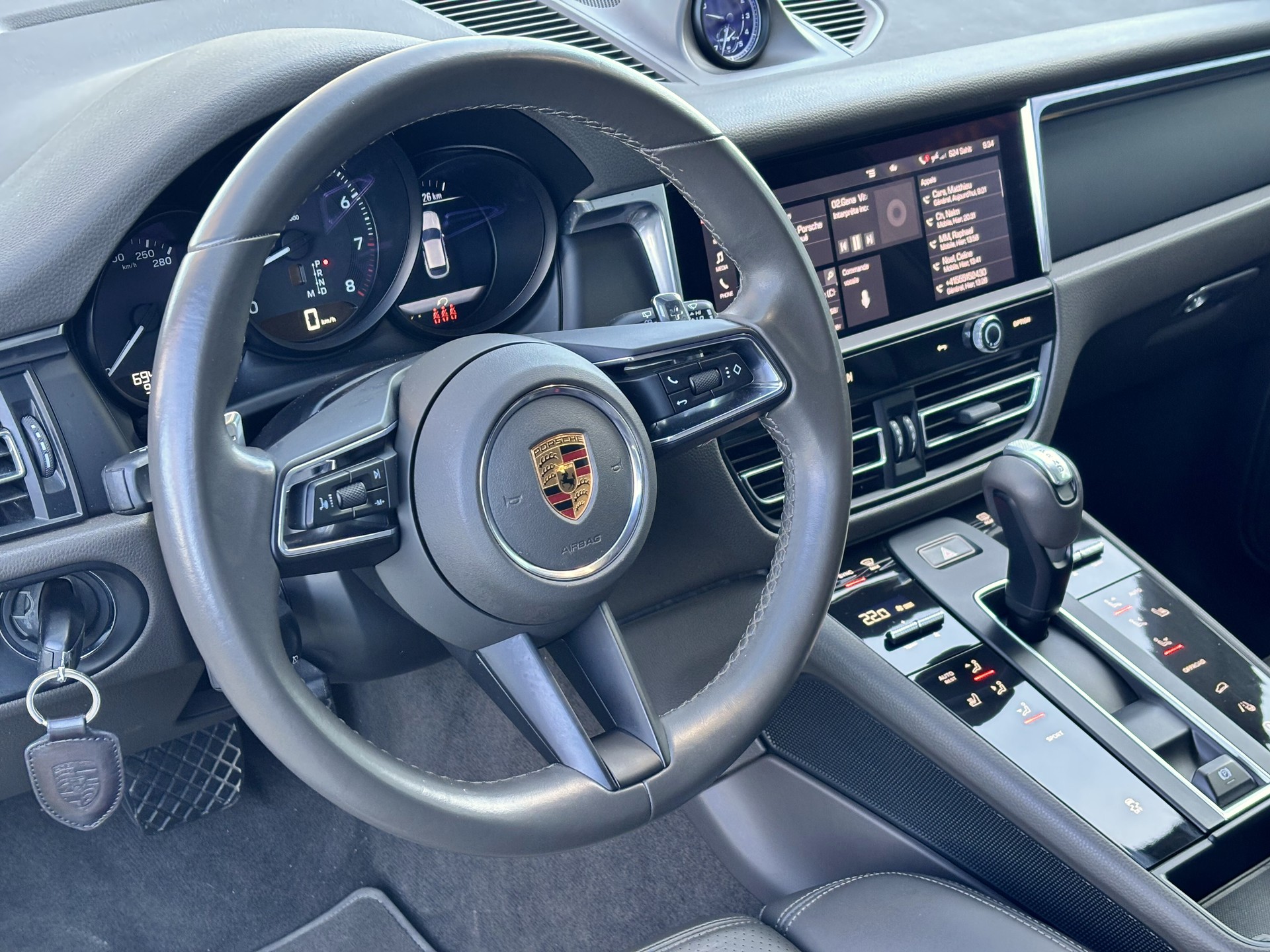 PORSCHE Macan PDK-image-27