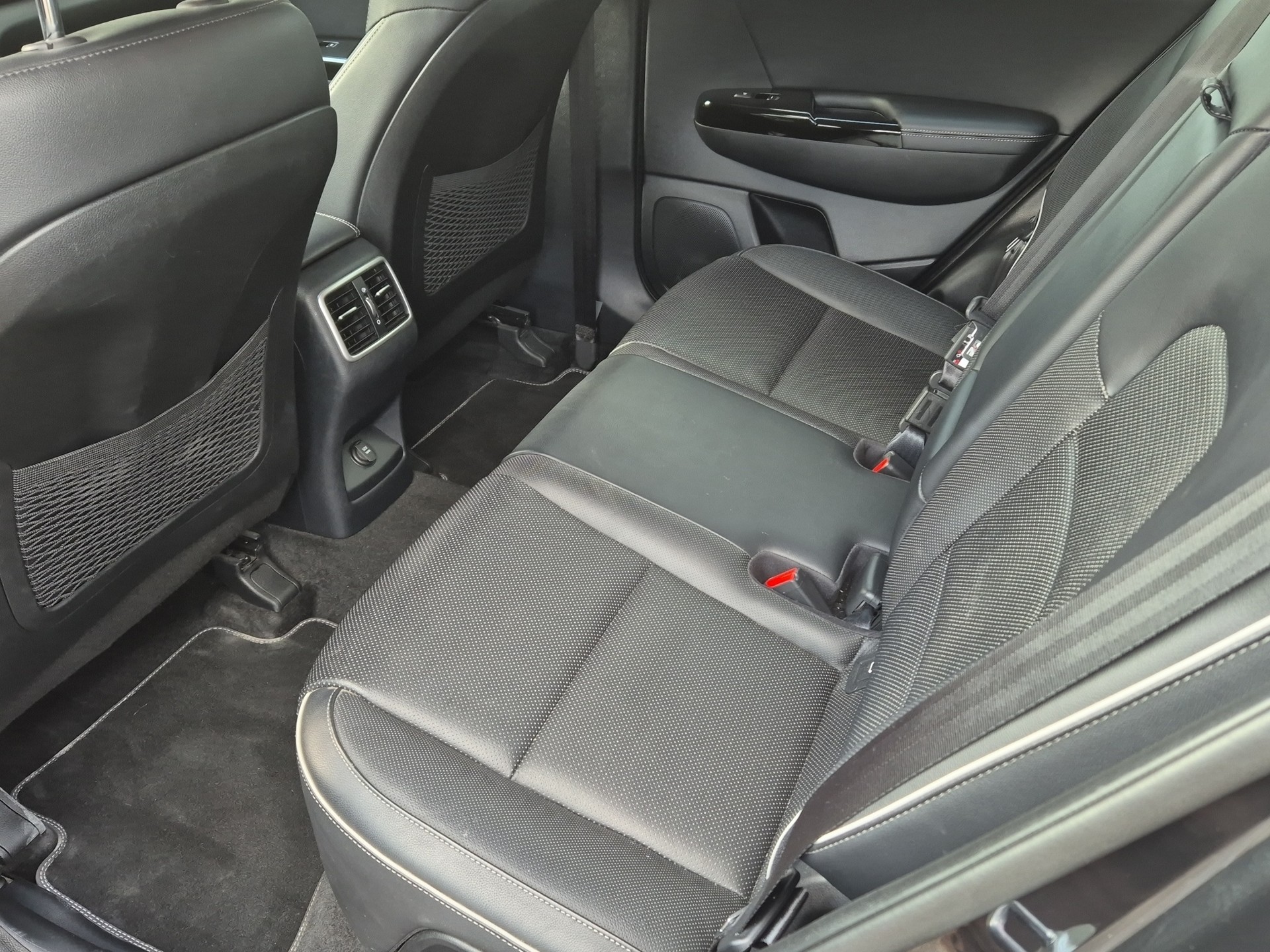 KIA Sportage 2.0CRDi Style 4WD Automat-image-21