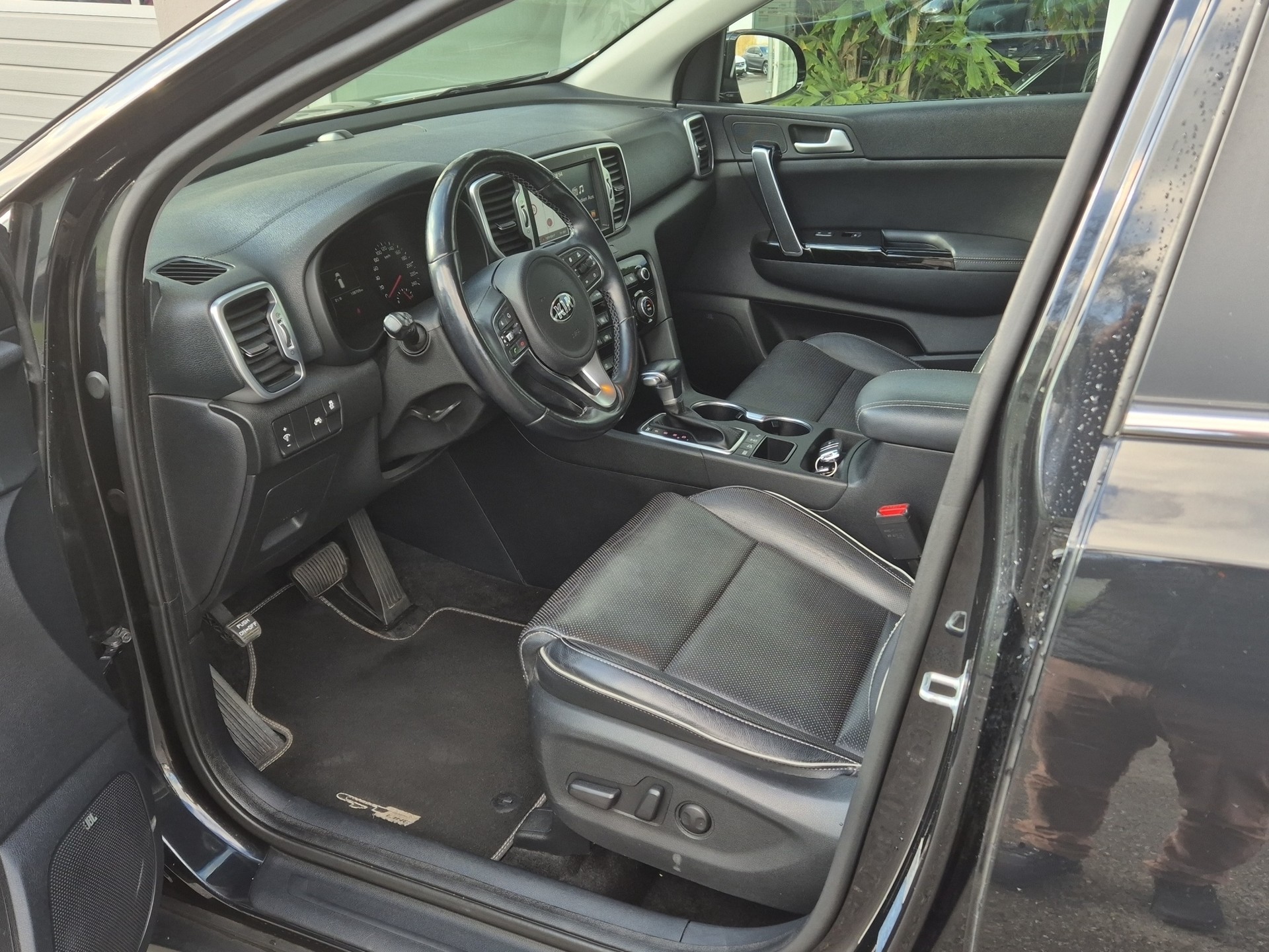 KIA Sportage 2.0CRDi Style 4WD Automat-image-8