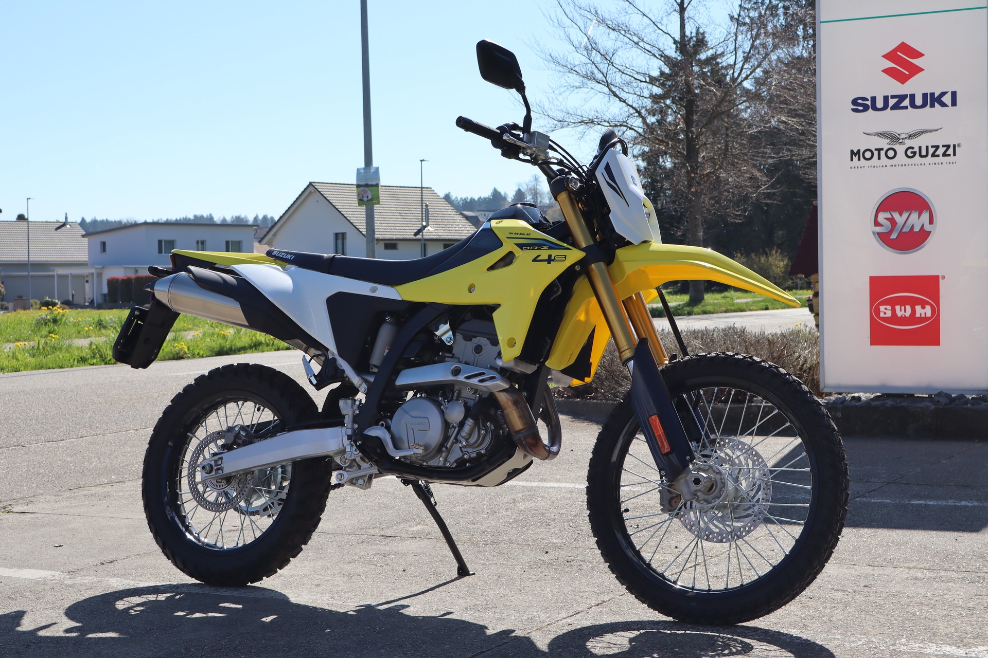 SUZUKI DR-Z4S-image-1