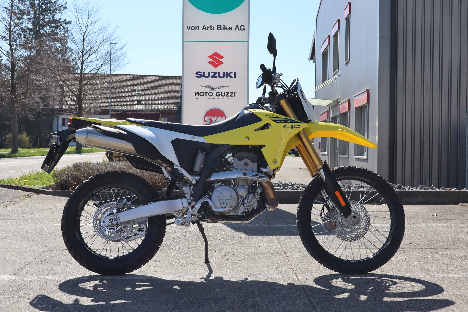 SUZUKI DR-Z4S-image-0